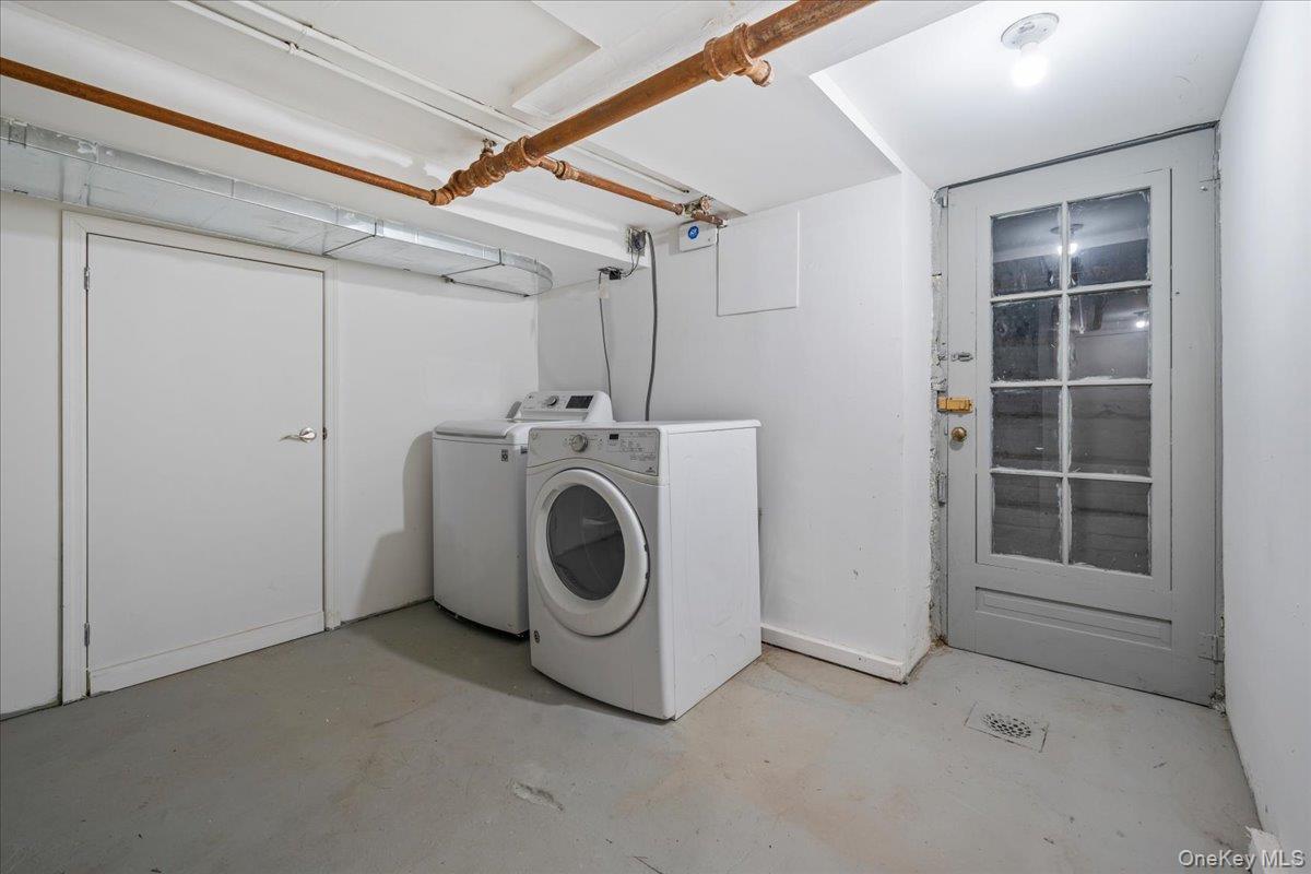 Single Family Mosholu Avenue Bronx, NY 10471, MLS-1014897-26