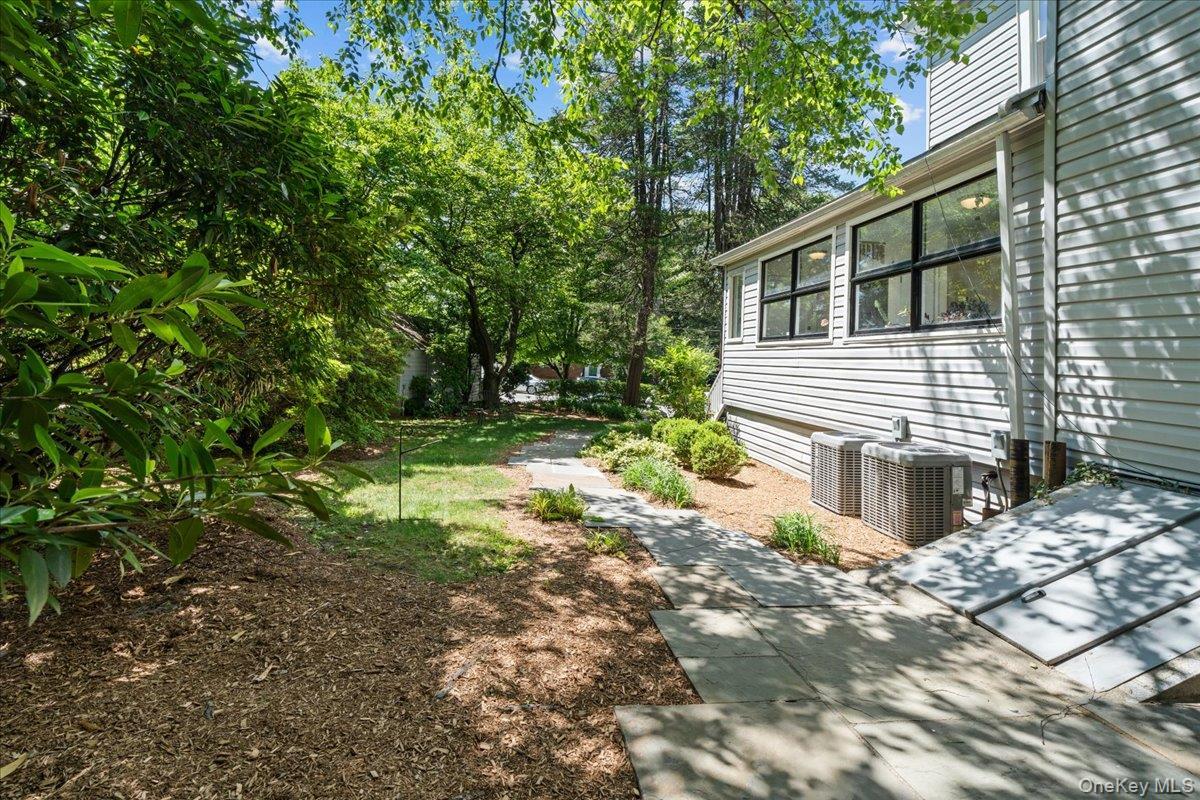 Single Family Mosholu Avenue Bronx, NY 10471, MLS-1014897-39