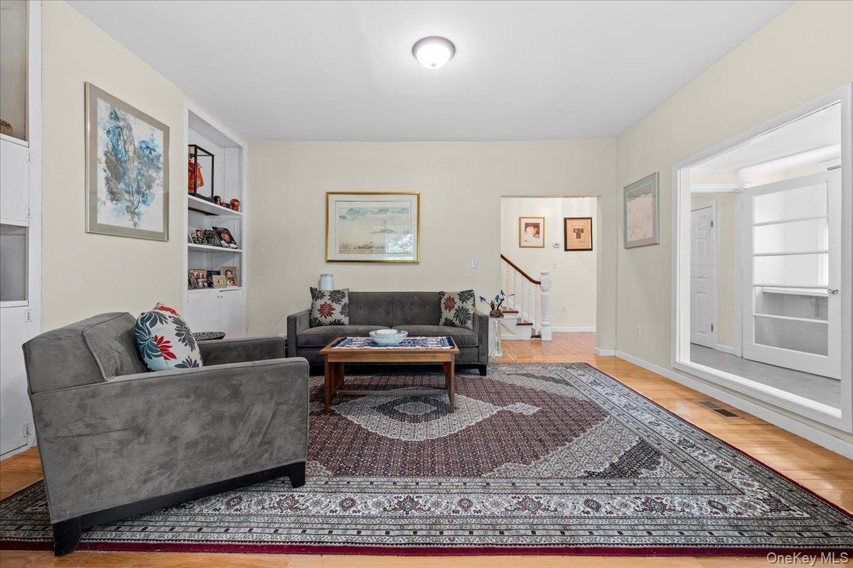 Single Family Mosholu Avenue Bronx, NY 10471, MLS-1014897-5