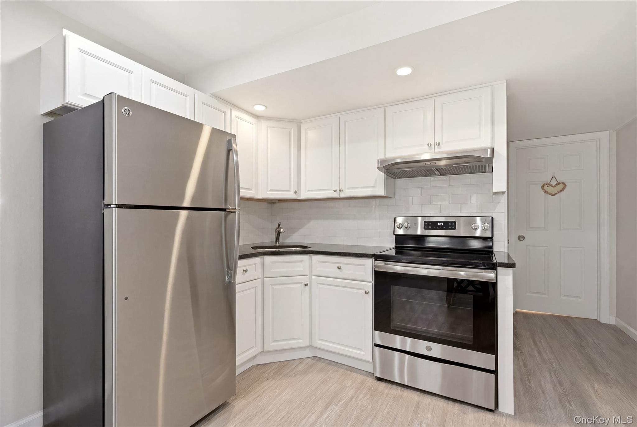 Single Family Vineyard Road  Suffolk County, NY 11743, MLS-1014899-25