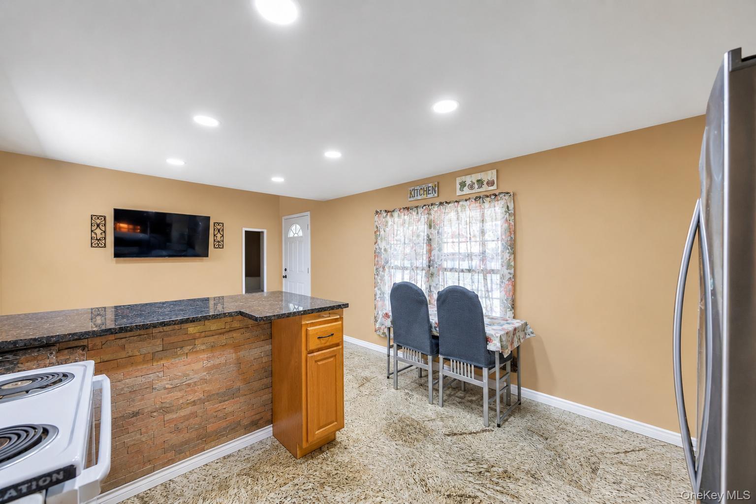 Single Family Broadway Suffolk County, NY 11701, MLS-1014957-13