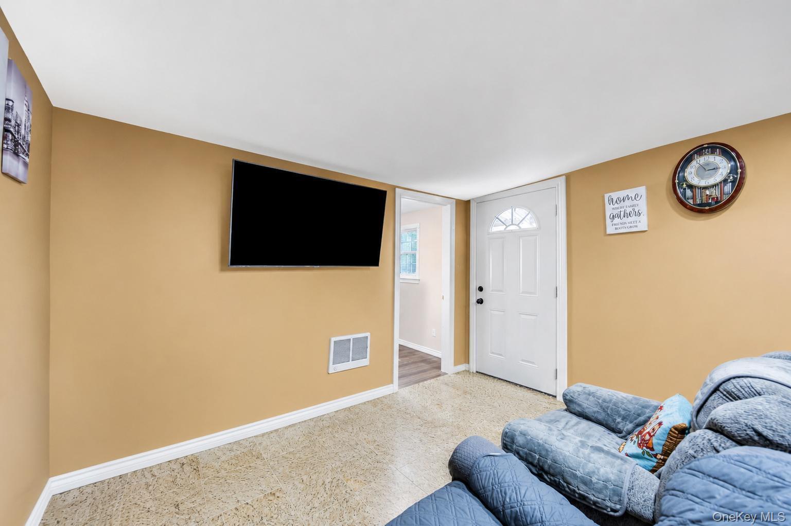 Single Family Broadway Suffolk County, NY 11701, MLS-1014957-16