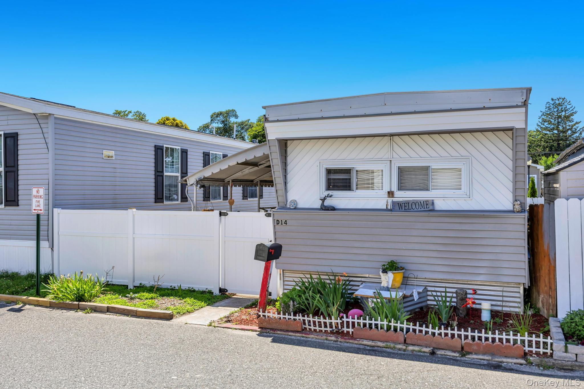 Single Family Broadway Suffolk County, NY 11701, MLS-1014957-2