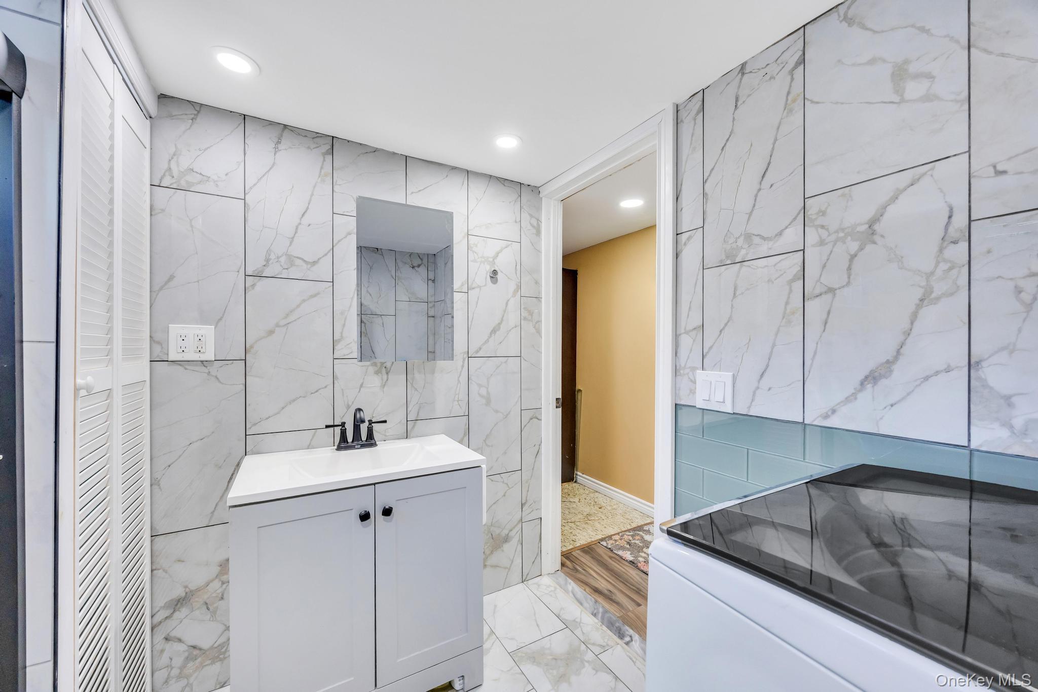 Single Family Broadway Suffolk County, NY 11701, MLS-1014957-21