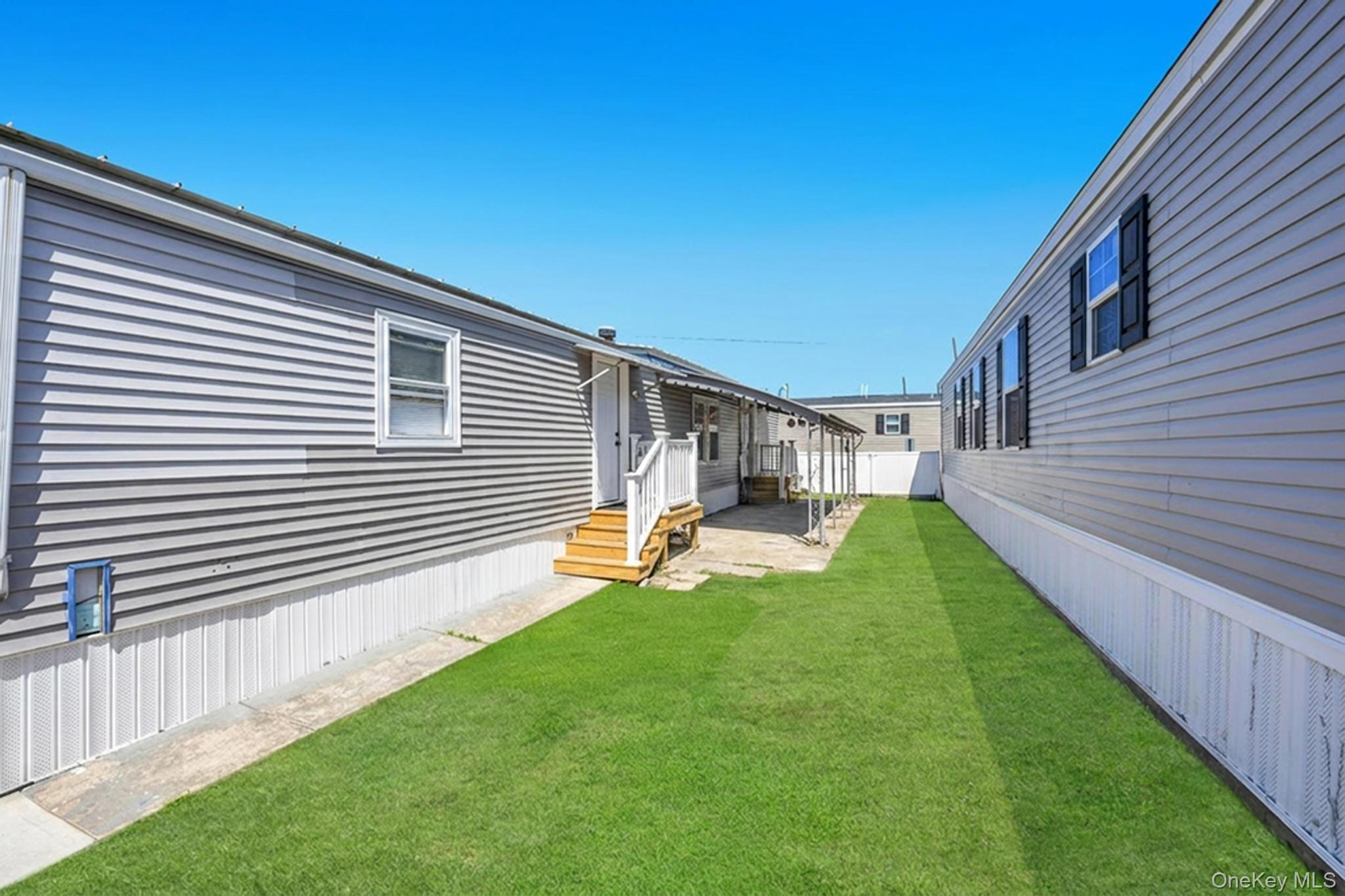 Single Family Broadway Suffolk County, NY 11701, MLS-1014957-4