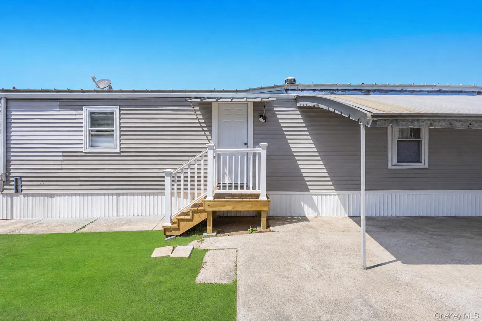 Single Family Broadway Suffolk County, NY 11701, MLS-1014957-6