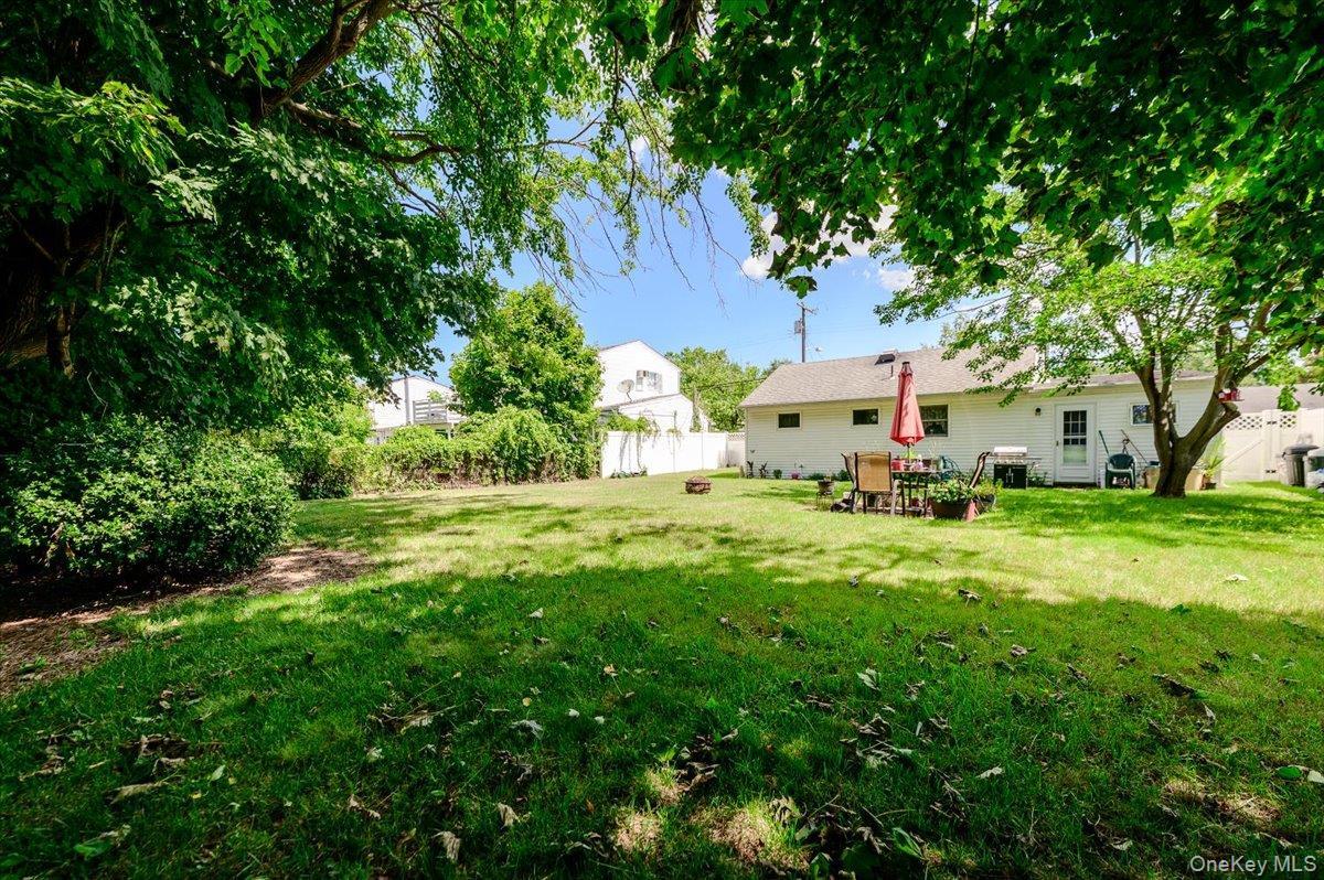 Single Family Brooklyn Boulevard Suffolk County, NY 11706, MLS-1014961-11