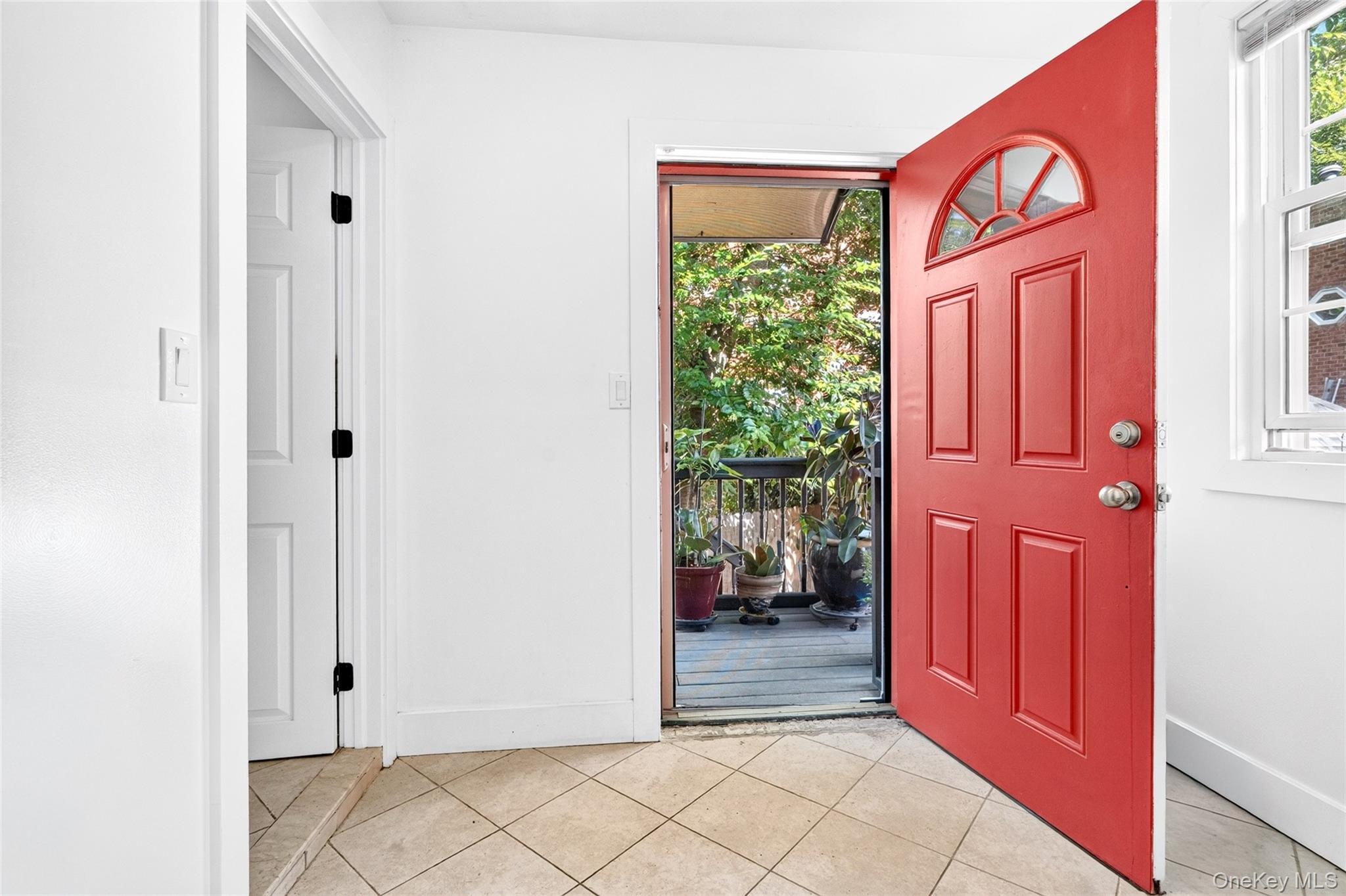 Single Family Post Road Bronx, NY 10471, MLS-1014975-17