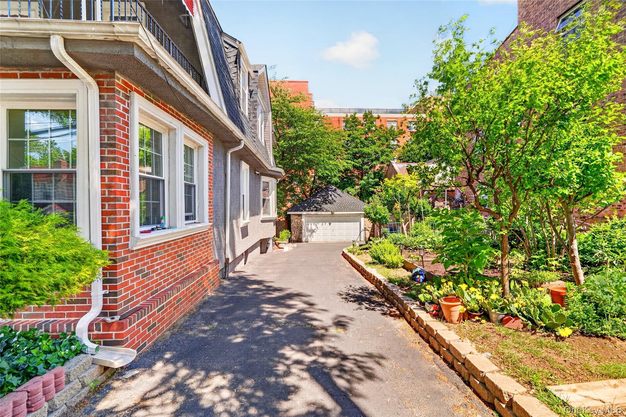 Single Family Post Road Bronx, NY 10471, MLS-1014975-2