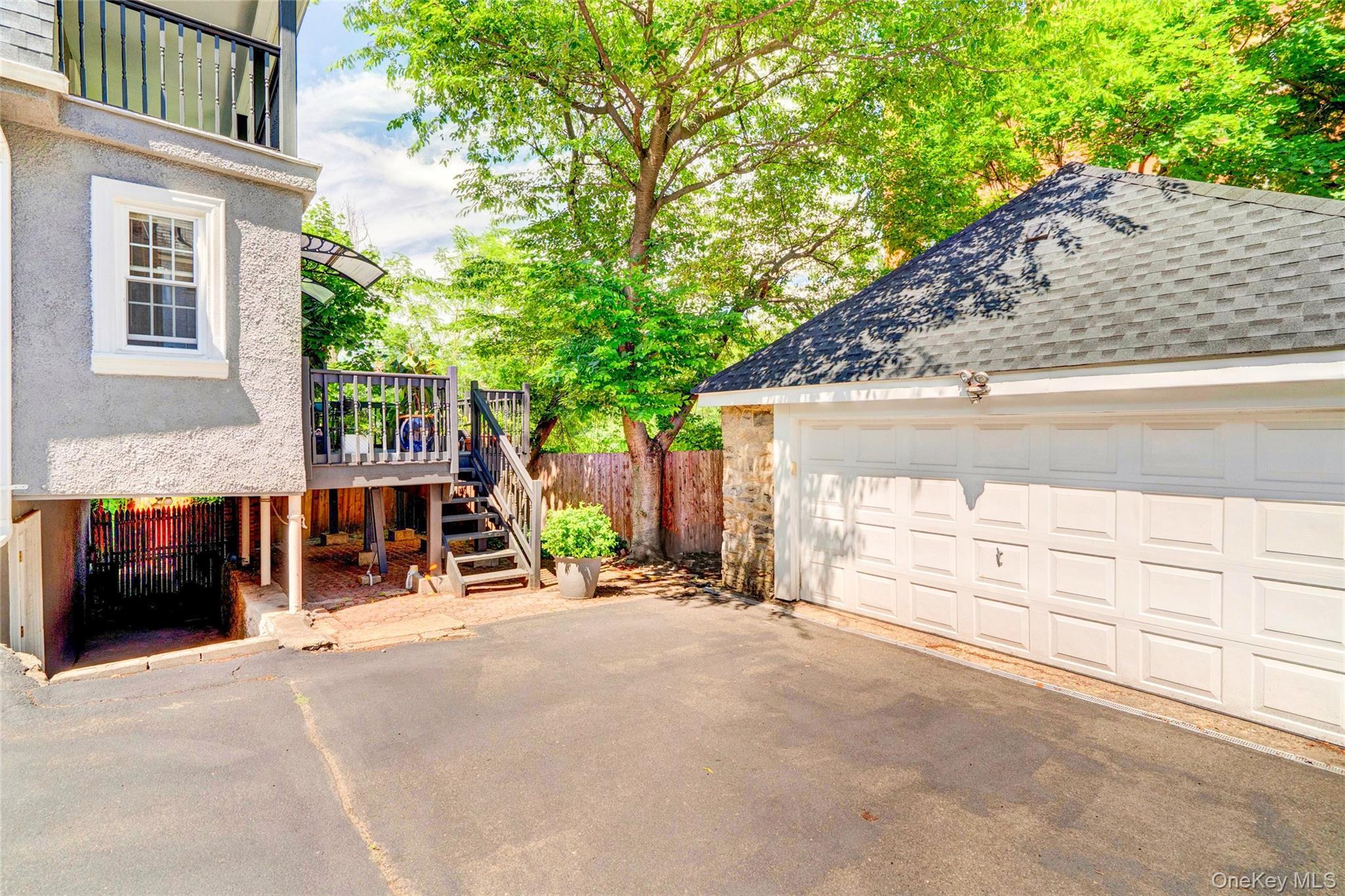 Single Family Post Road Bronx, NY 10471, MLS-1014975-47