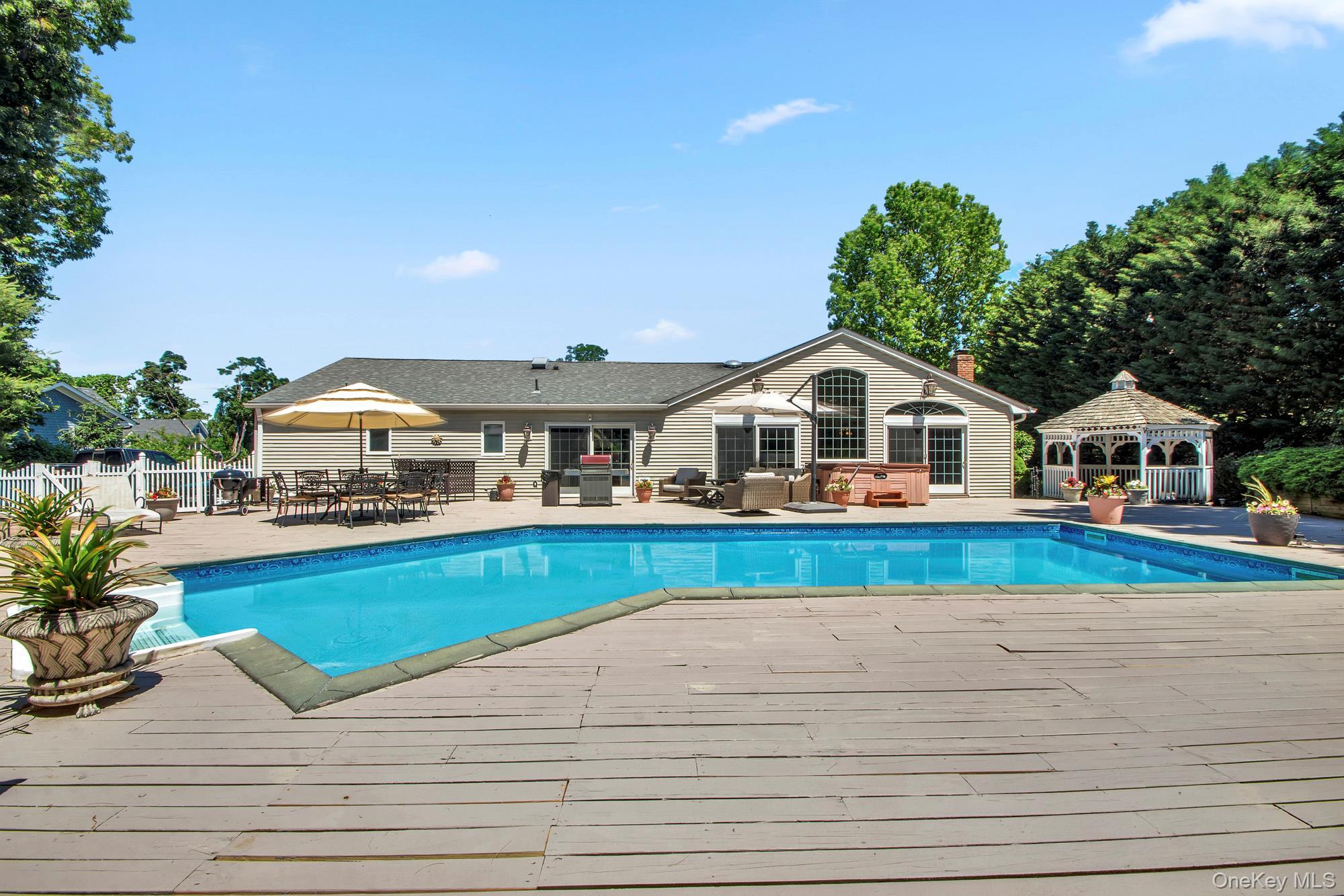 Single Family View Road Suffolk County, NY 11733, MLS-1015007-20