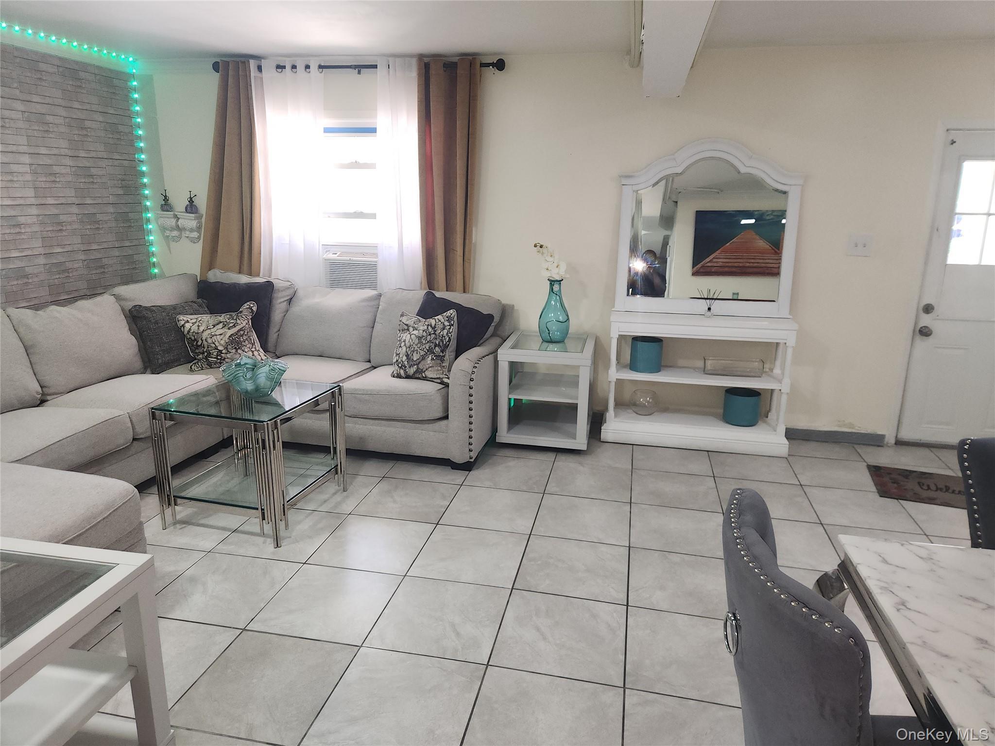 Single Family Gunther  Bronx, NY 10469, MLS-1015048-17