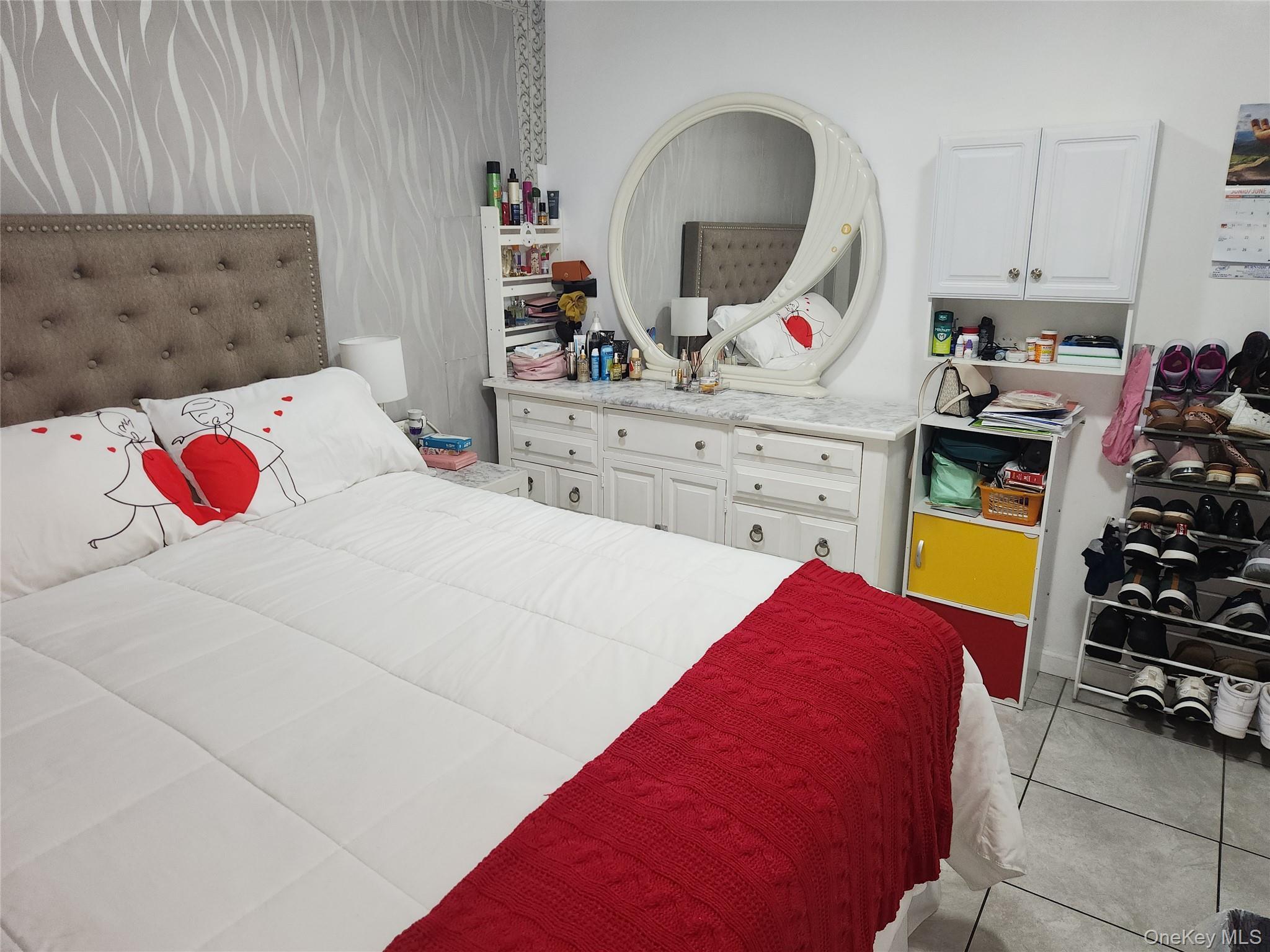 Single Family Gunther  Bronx, NY 10469, MLS-1015048-19