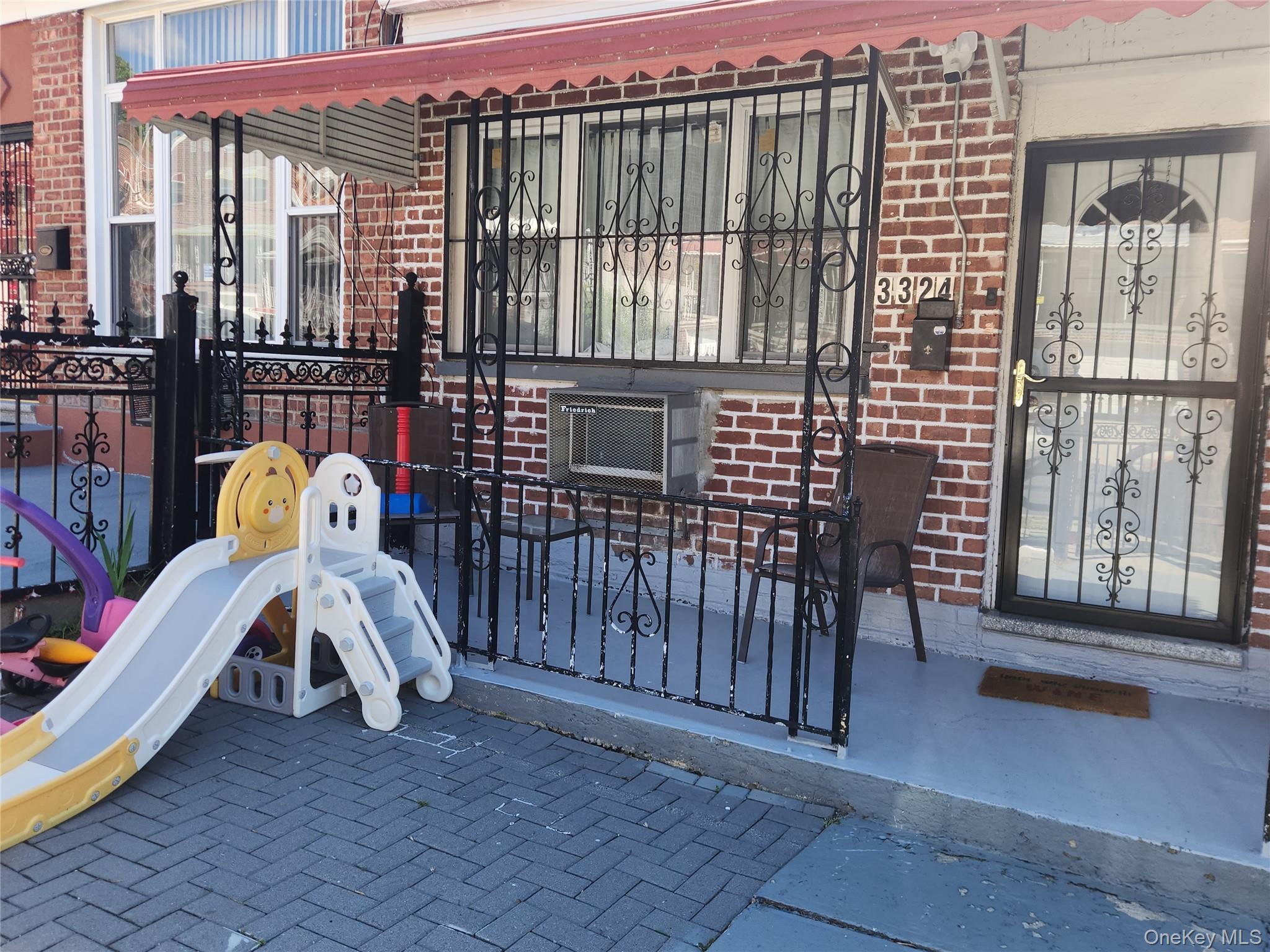 Single Family Gunther  Bronx, NY 10469, MLS-1015048-2