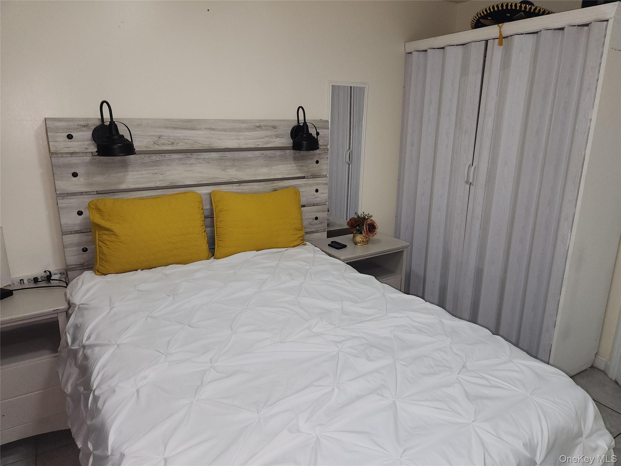 Single Family Gunther  Bronx, NY 10469, MLS-1015048-20