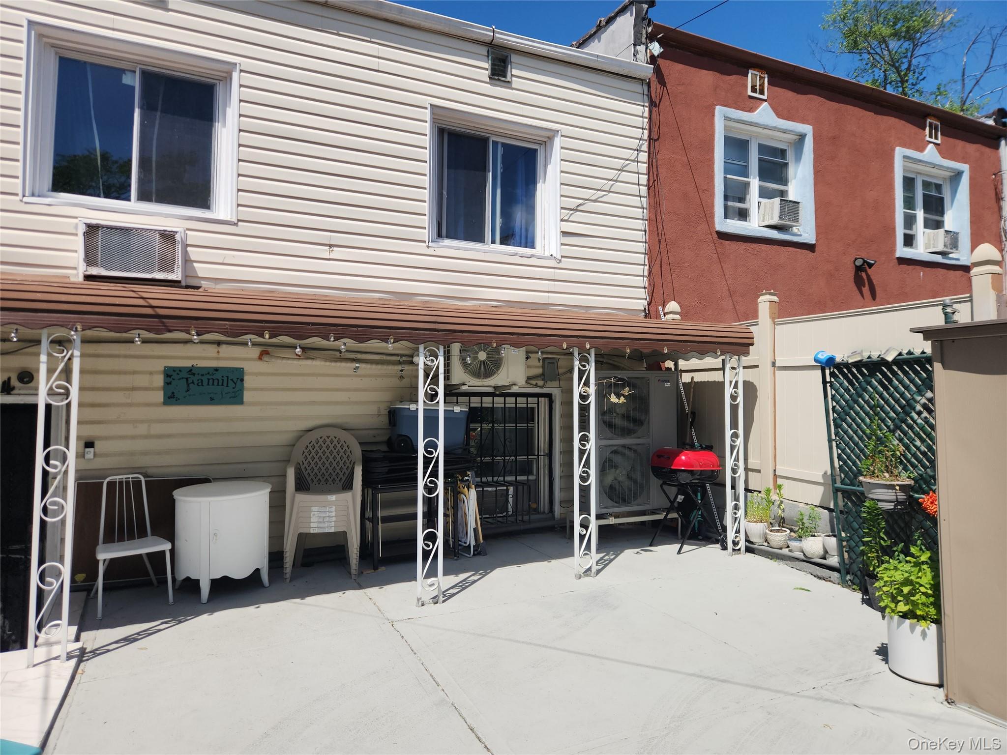 Single Family Gunther  Bronx, NY 10469, MLS-1015048-28