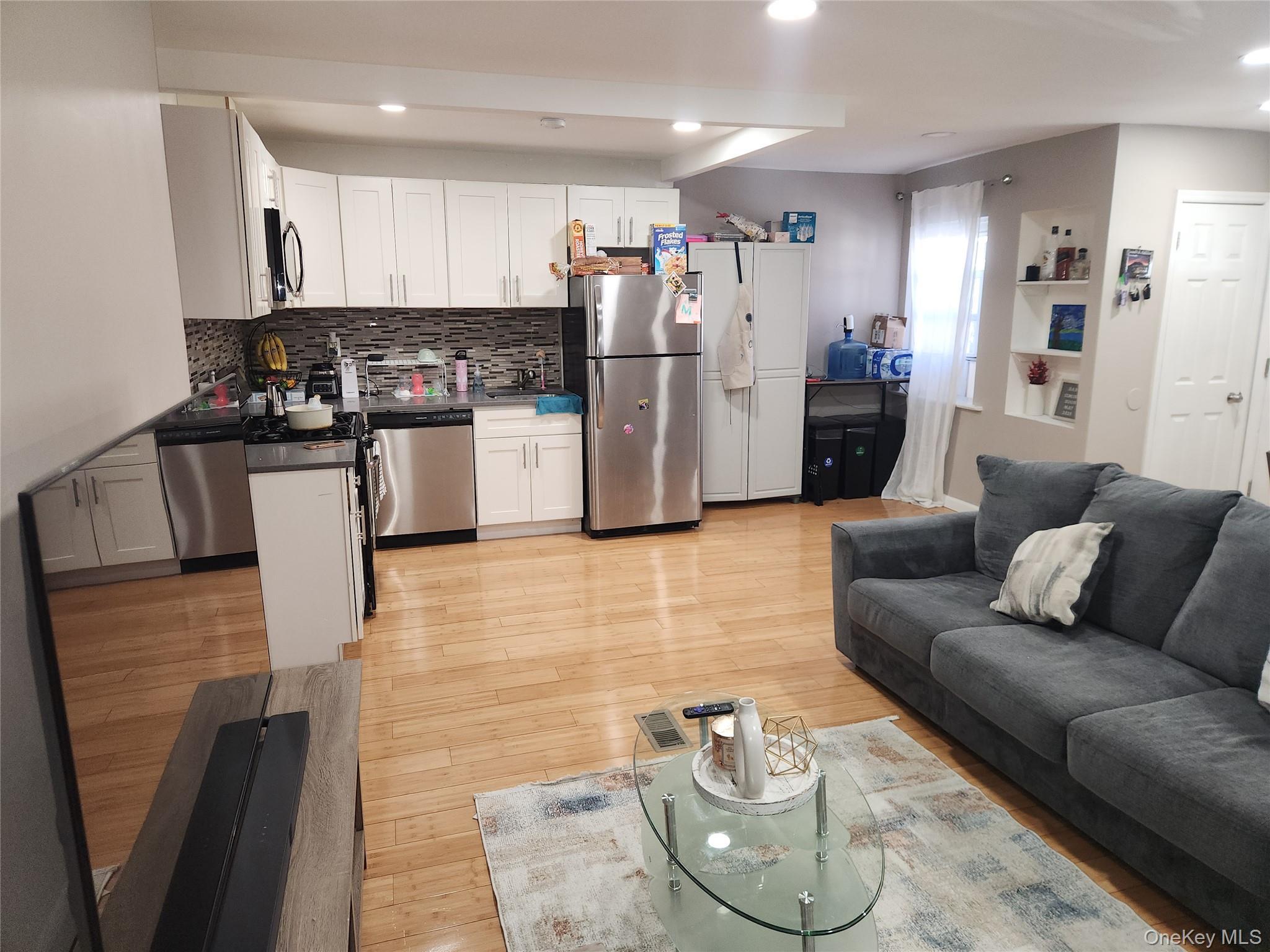 Single Family Gunther  Bronx, NY 10469, MLS-1015048-3