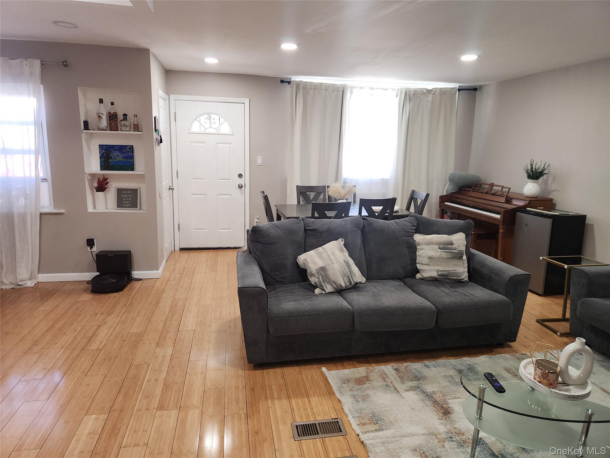 Single Family Gunther  Bronx, NY 10469, MLS-1015048-5