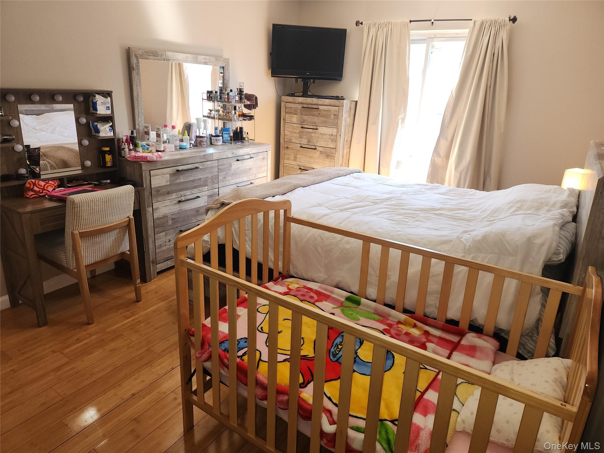 Single Family Gunther  Bronx, NY 10469, MLS-1015048-9