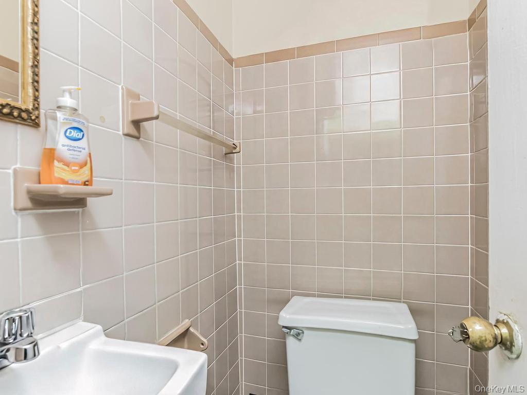 Single Family Grace Avenue Bronx, NY 10466, MLS-1015049-8