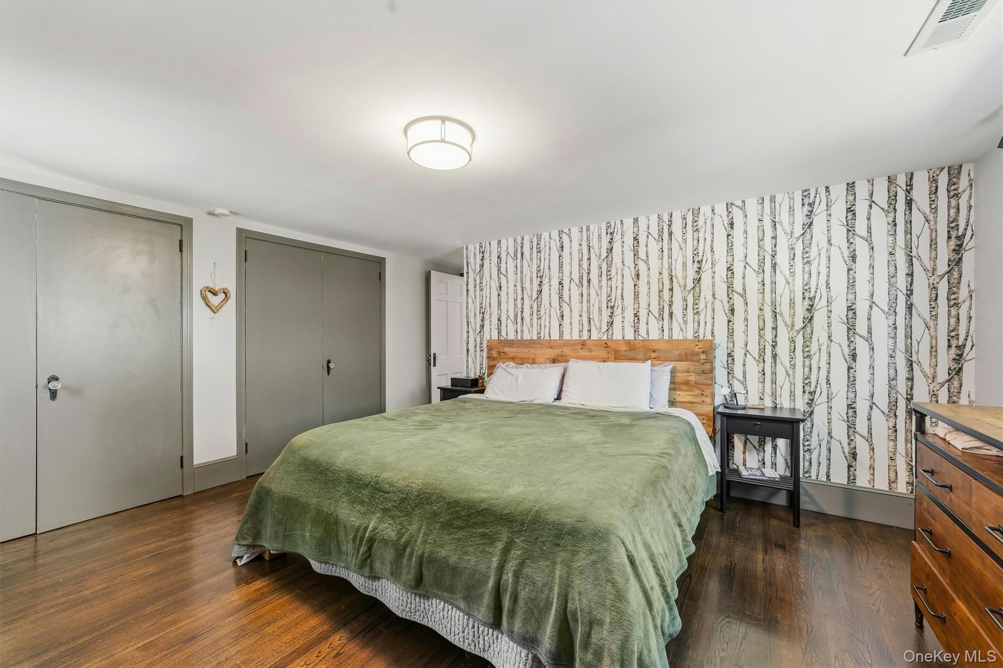 Single Family Brook Place Westchester County, NY 10562, MLS-1015069-20