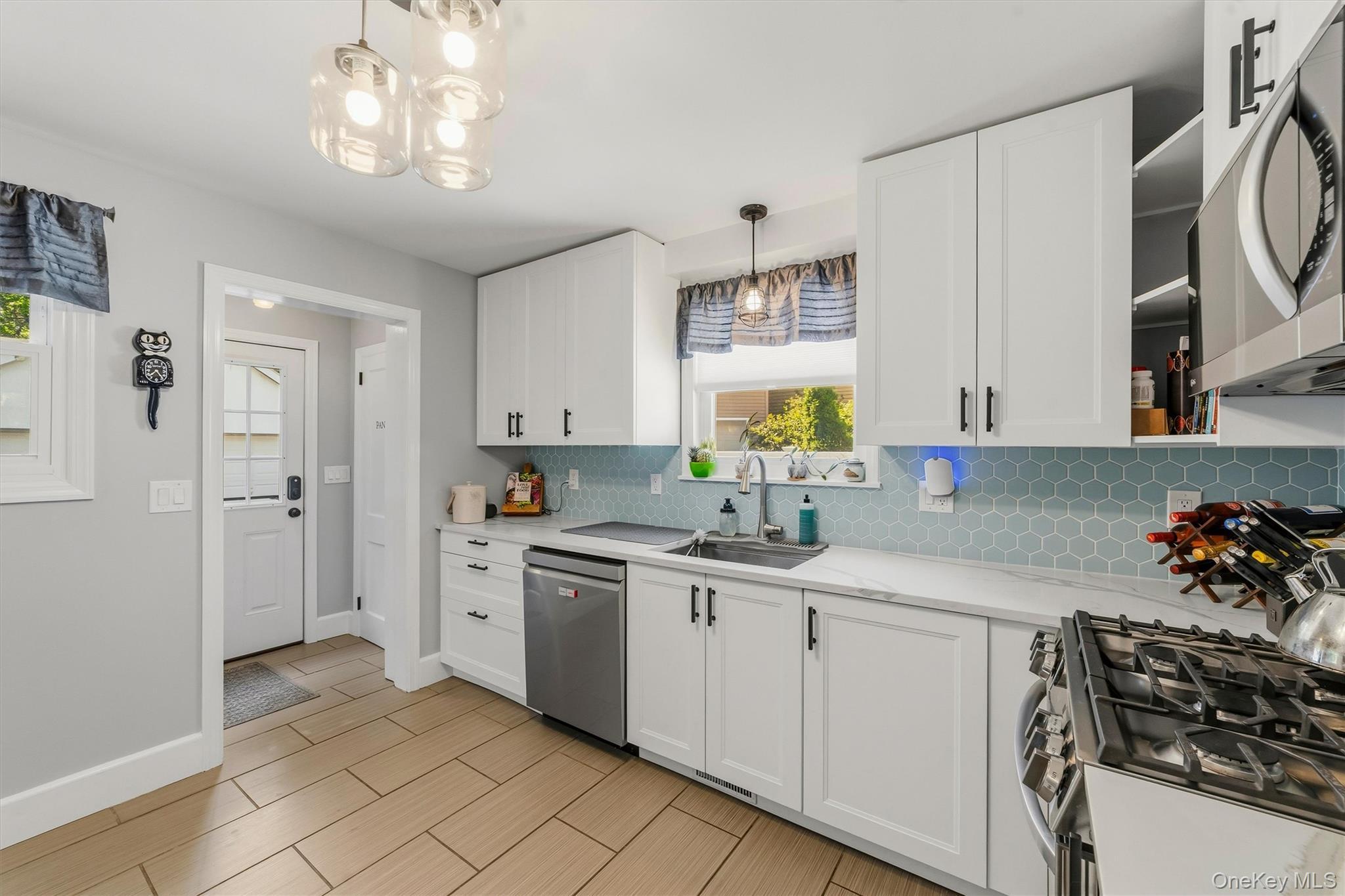 Single Family Brook Place Westchester County, NY 10562, MLS-1015069-7