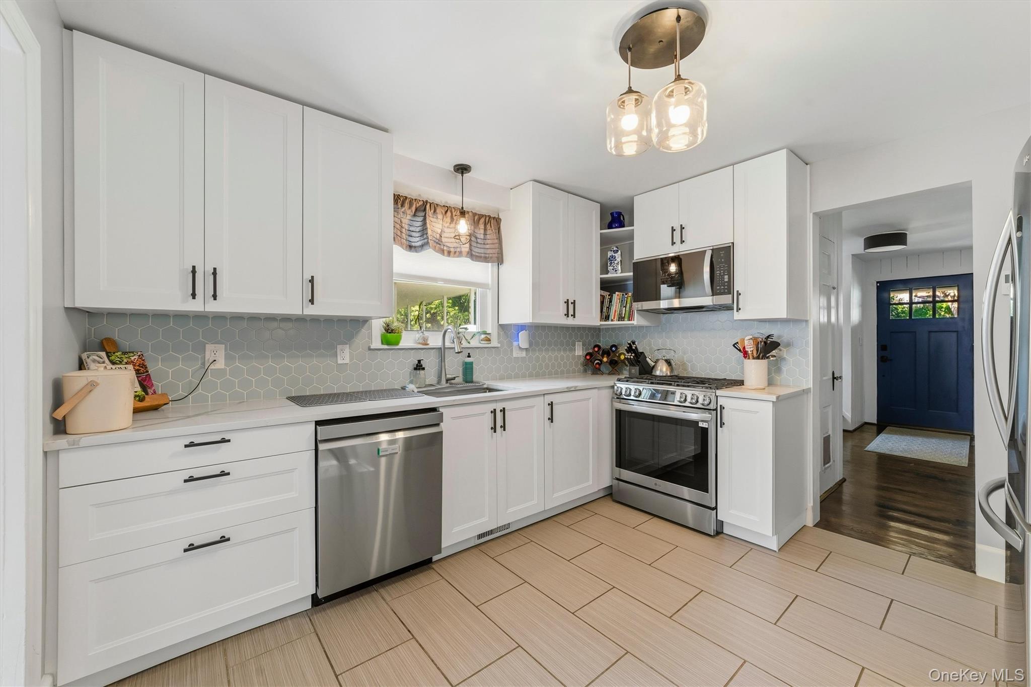 Single Family Brook Place Westchester County, NY 10562, MLS-1015069-8