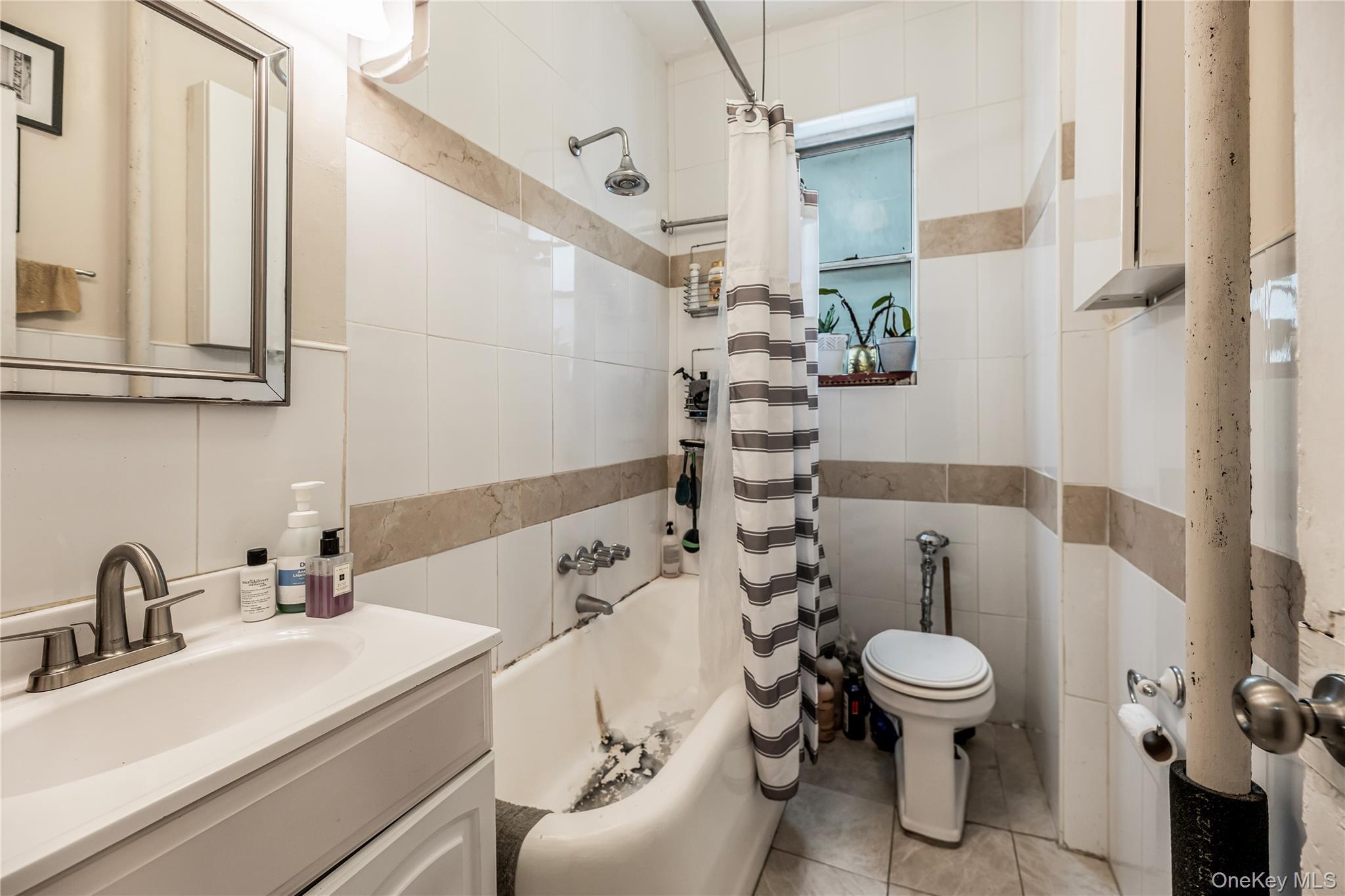 Single Family E 242nd Street Bronx, NY 10470, MLS-1015109-12