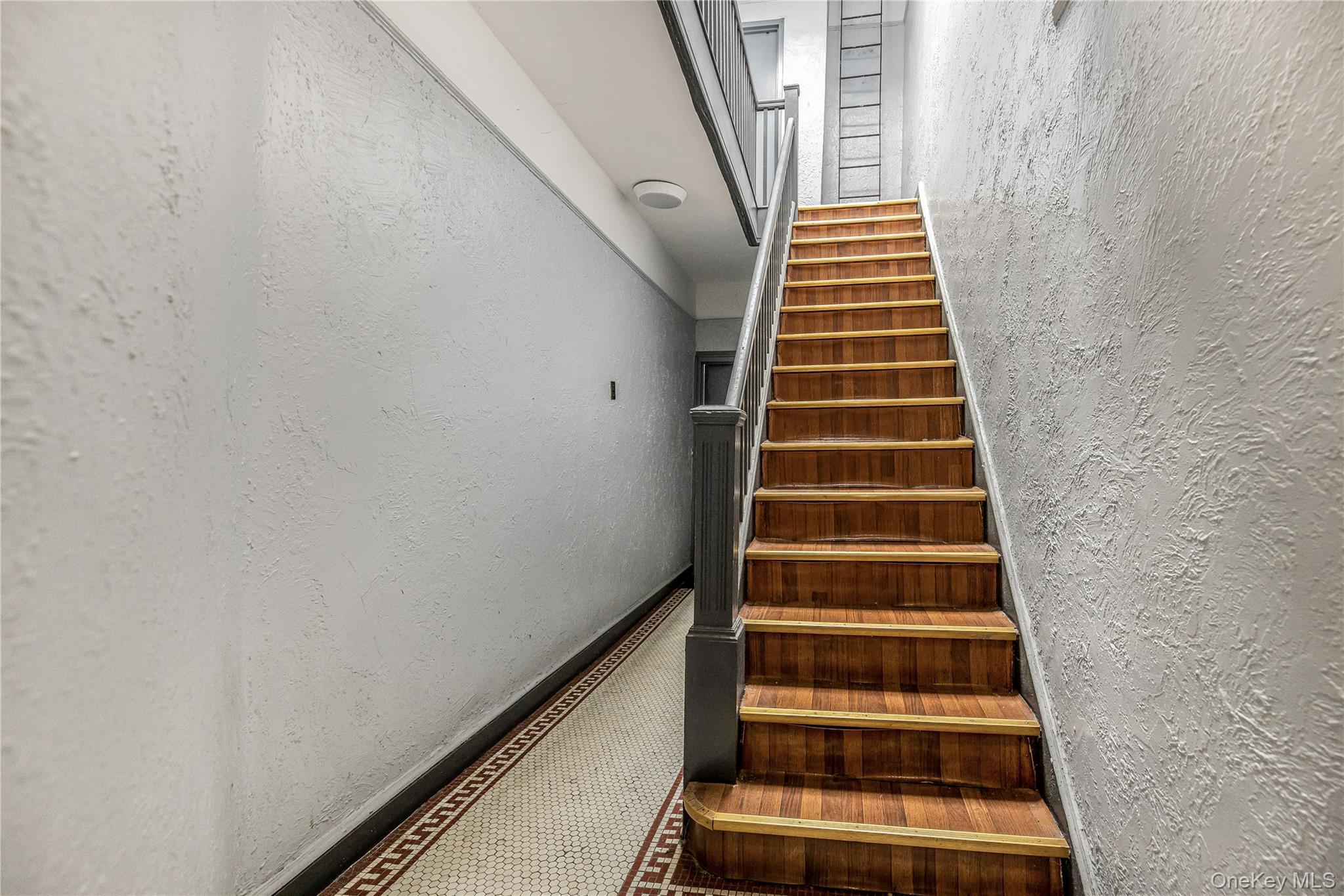 Single Family E 242nd Street Bronx, NY 10470, MLS-1015109-13