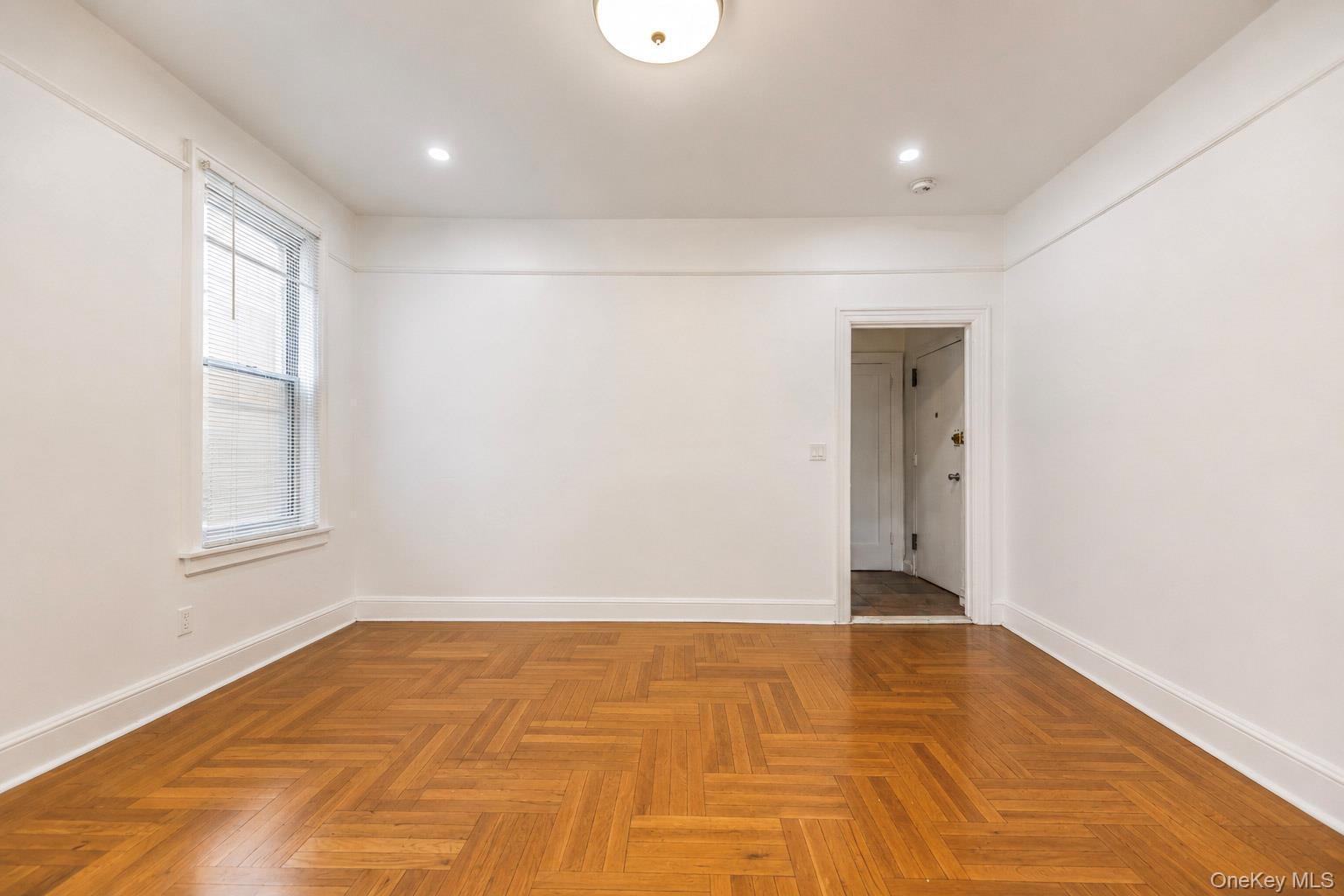 Single Family E 242nd Street Bronx, NY 10470, MLS-1015109-15