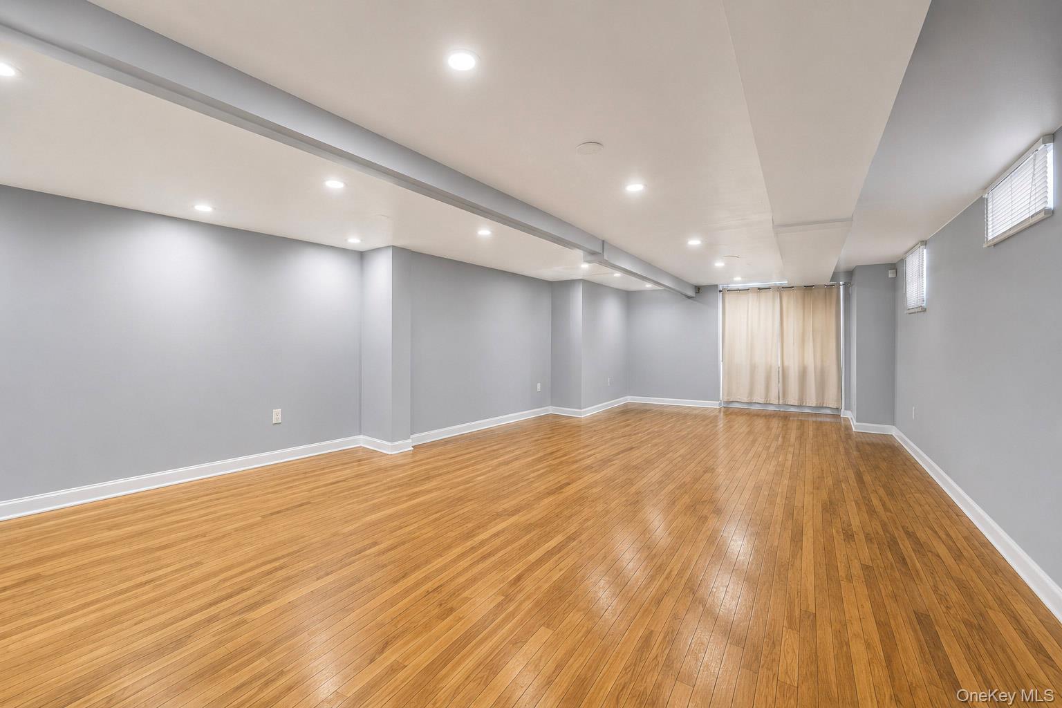 Single Family E 242nd Street Bronx, NY 10470, MLS-1015109-16