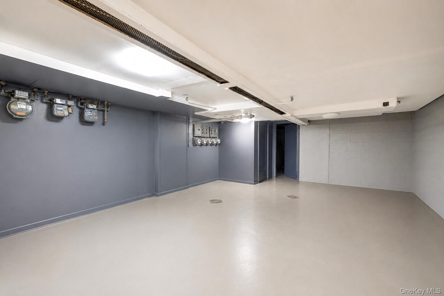Single Family E 242nd Street Bronx, NY 10470, MLS-1015109-27