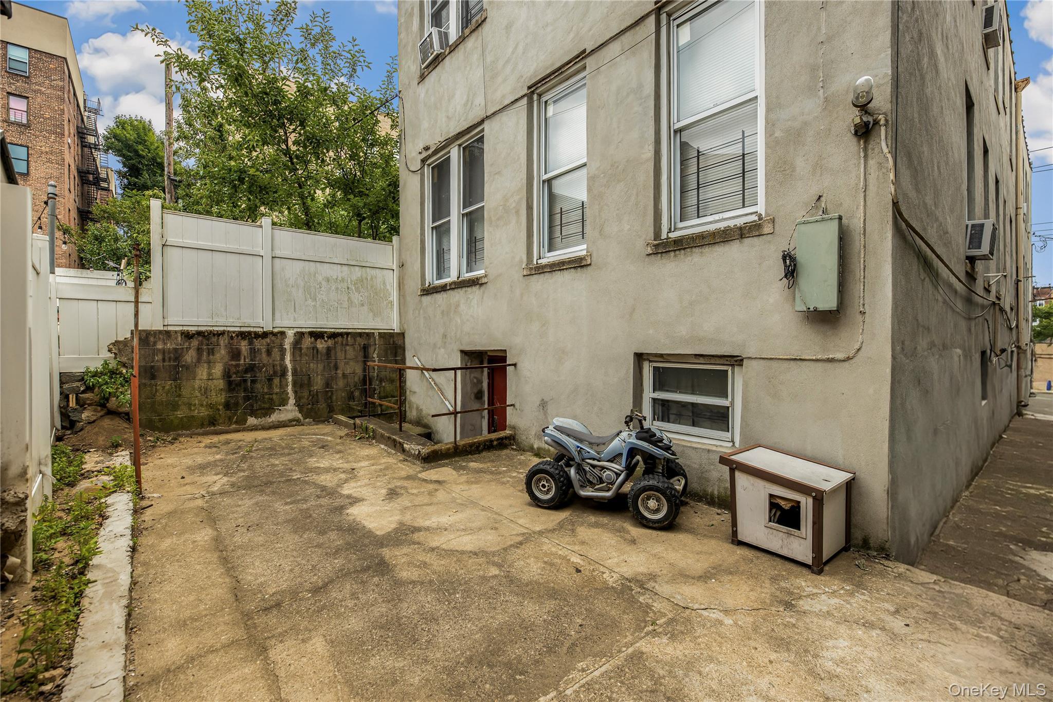 Single Family E 242nd Street Bronx, NY 10470, MLS-1015109-30