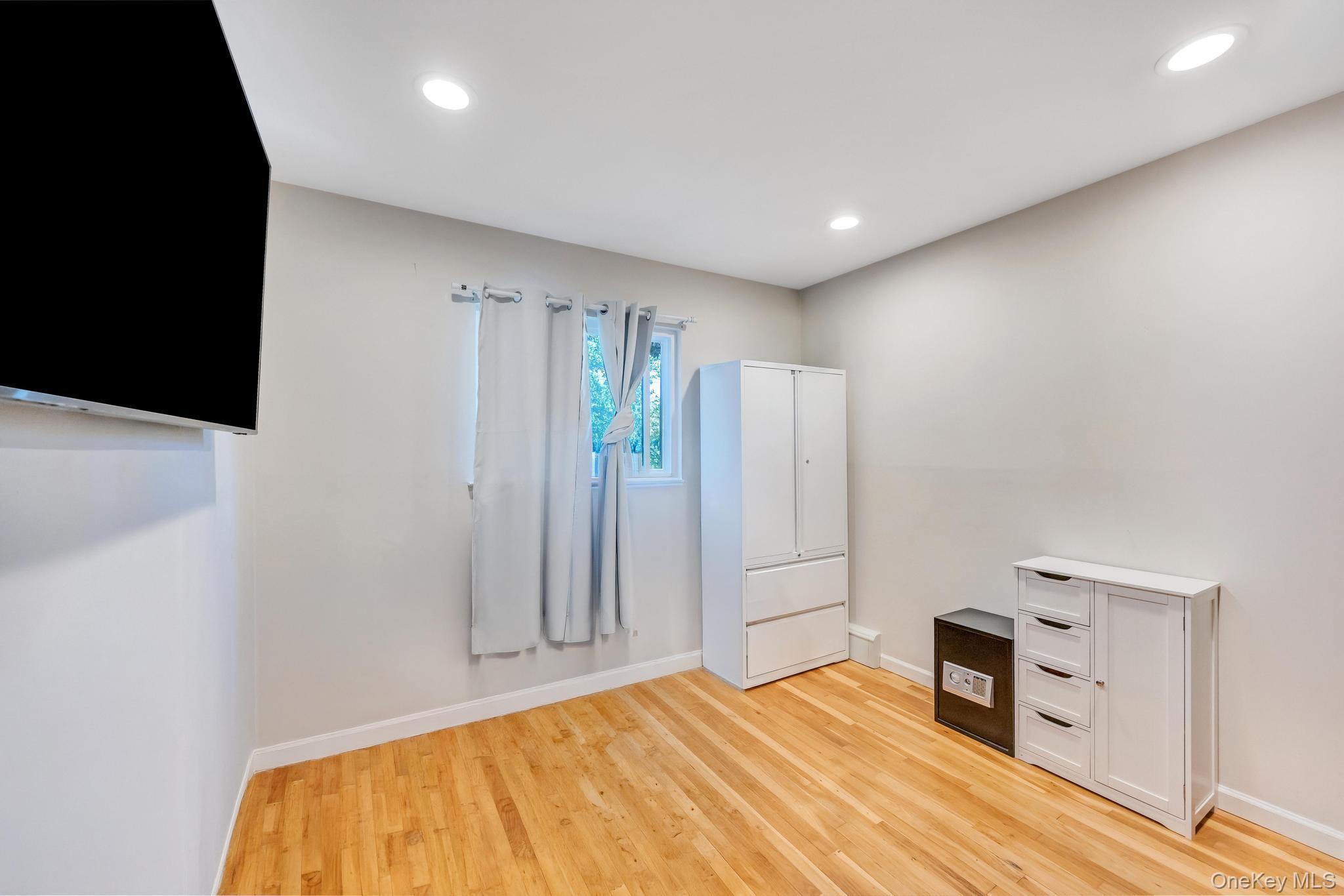 Single Family Burr Road  Suffolk County, NY 11731, MLS-1015112-23