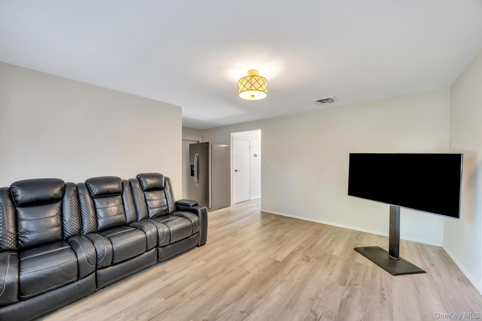 Single Family Burr Road  Suffolk County, NY 11731, MLS-1015112-33