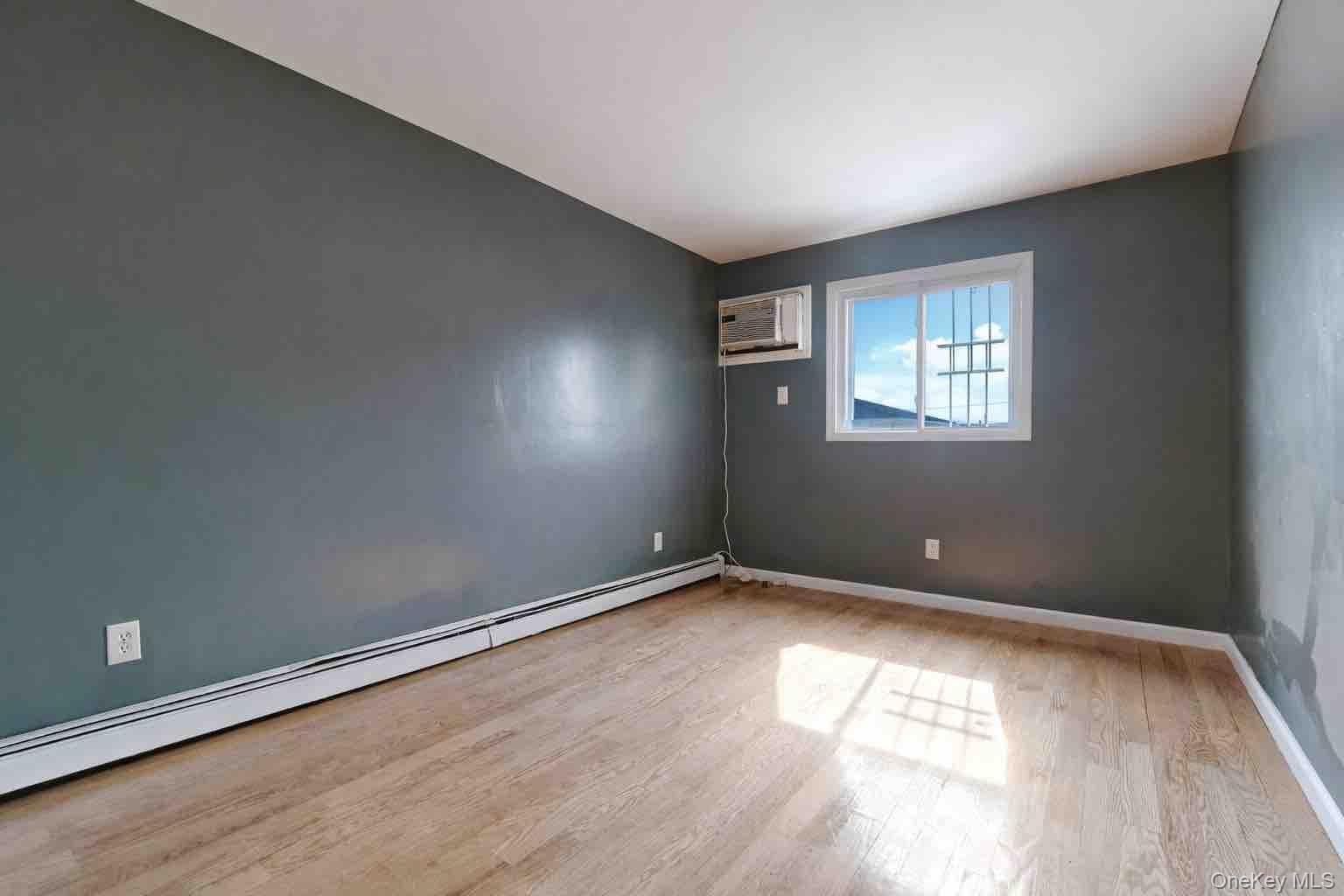 Single Family Hillmeyer Avenue Queens, NY 11692, MLS-1015133-19