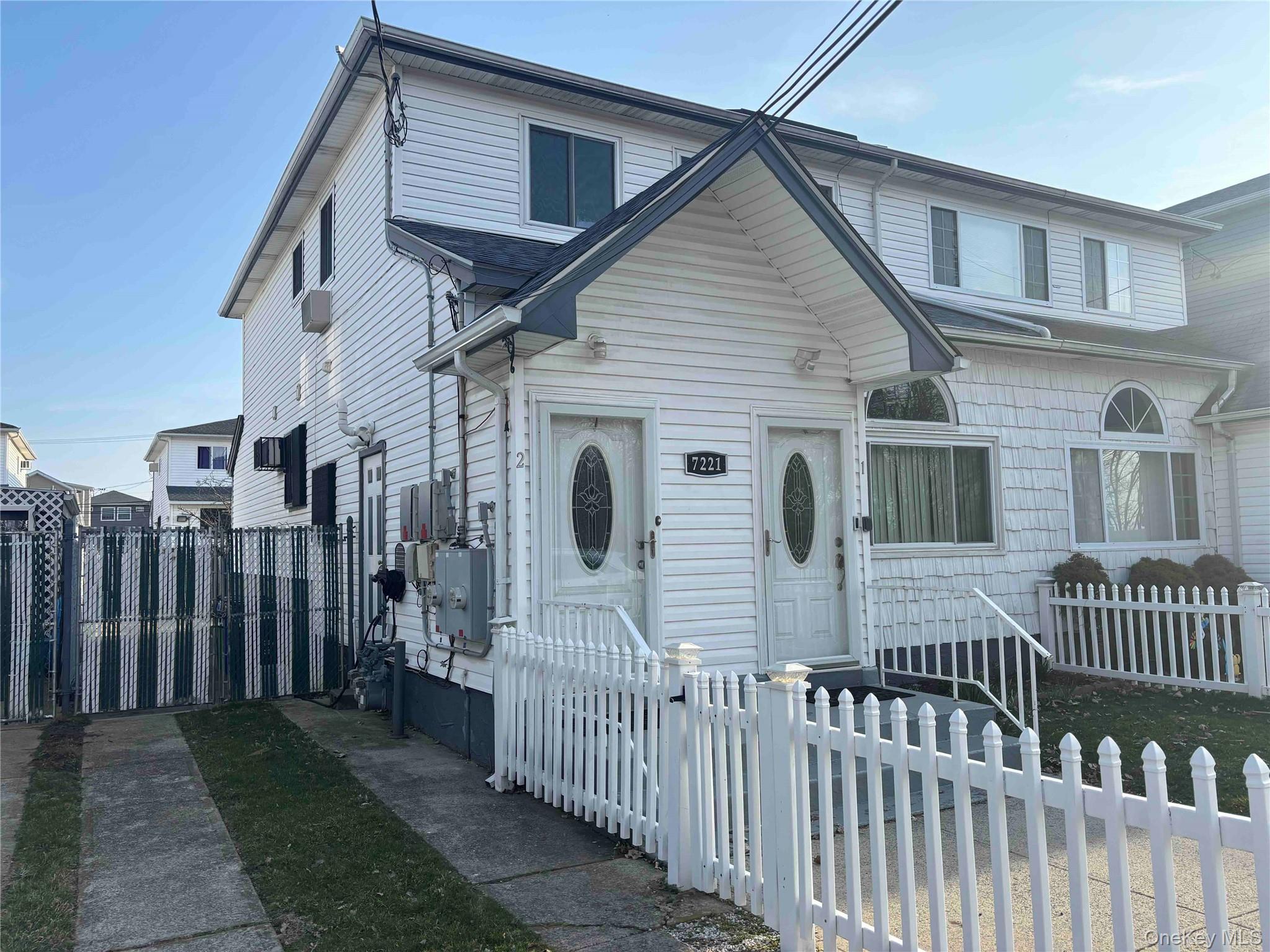 Single Family Hillmeyer Avenue Queens, NY 11692, MLS-1015133-20