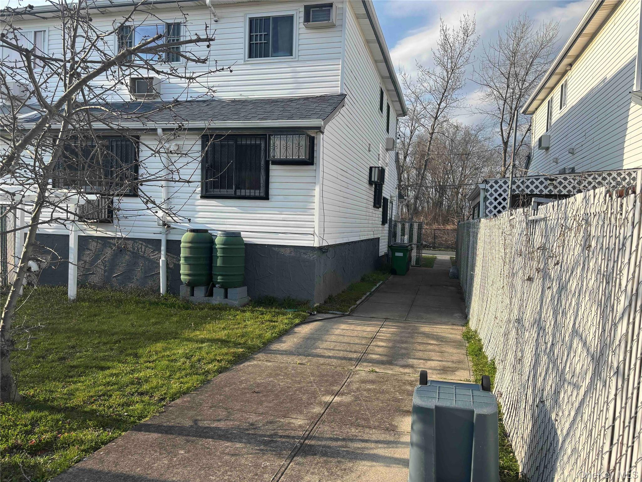 Single Family Hillmeyer Avenue Queens, NY 11692, MLS-1015133-21