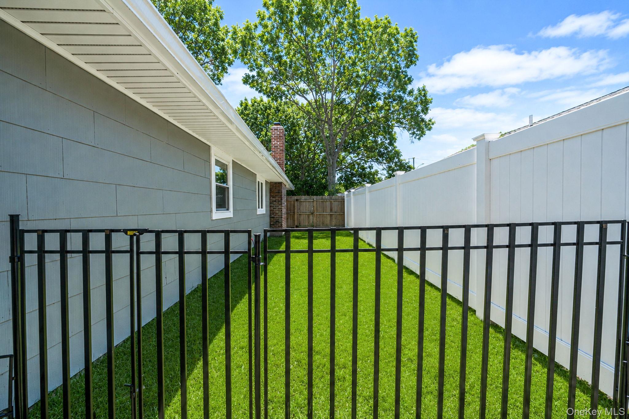 Single Family Pennwood Drive Suffolk County, NY 11951, MLS-1015158-19