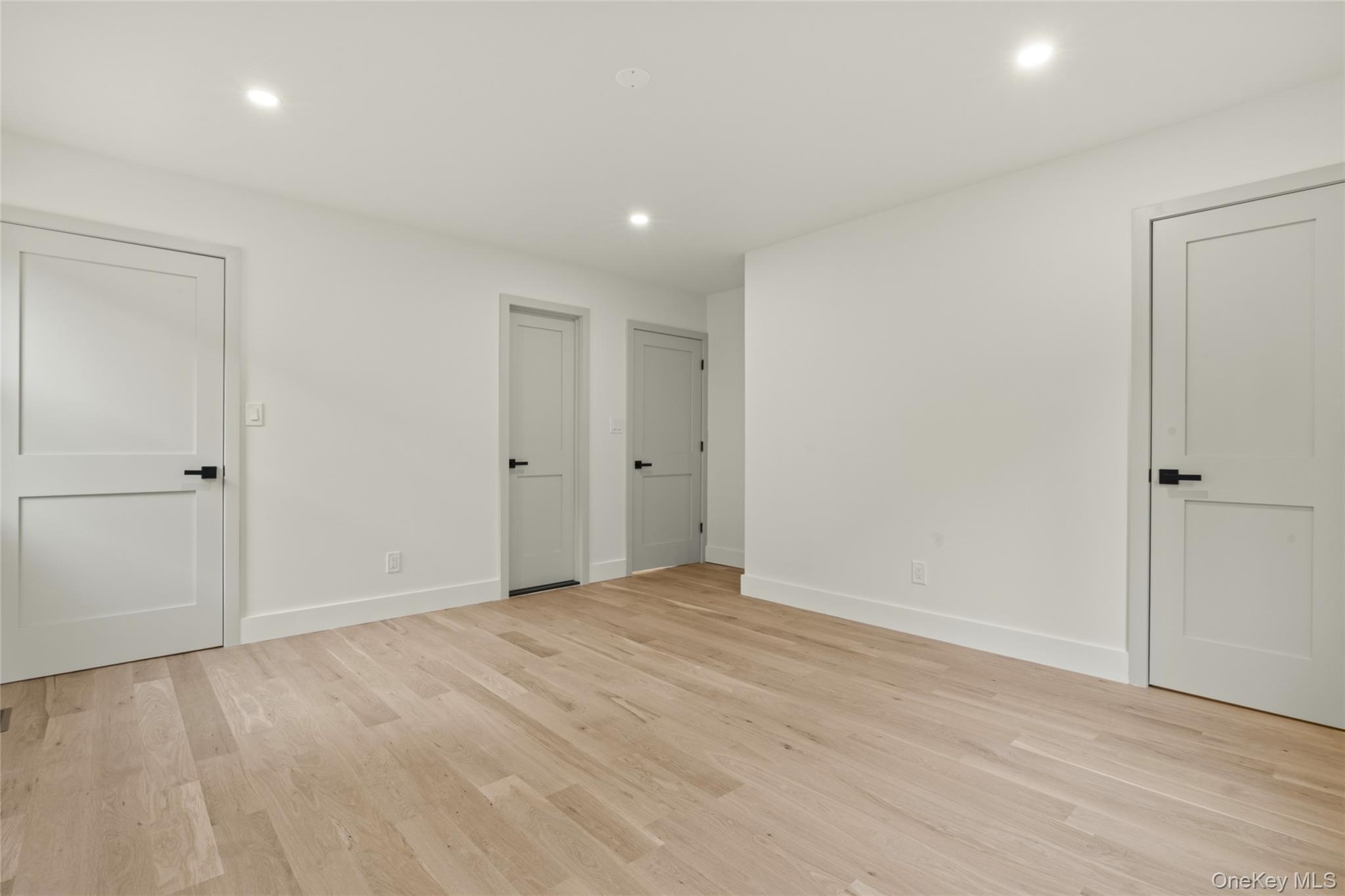 Single Family Garfield Place Nassau County, NY 11577, MLS-1015170-12