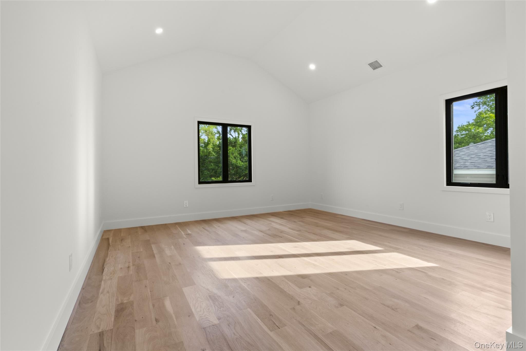 Single Family Garfield Place Nassau County, NY 11577, MLS-1015170-16