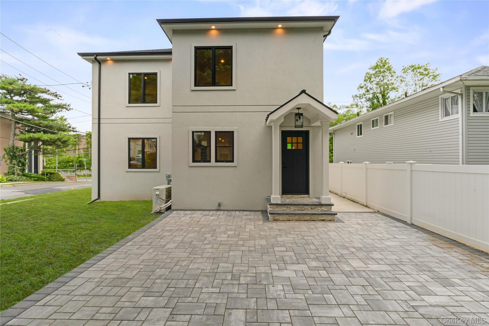 Single Family Garfield Place Nassau County, NY 11577, MLS-1015170-25