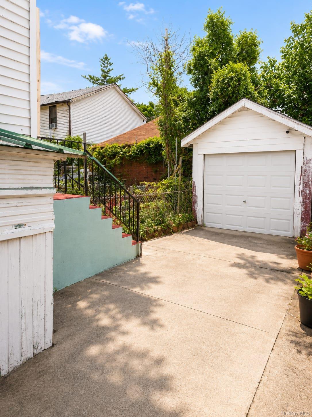 Single Family Leland Avenue Bronx, NY 10472, MLS-1015202-8