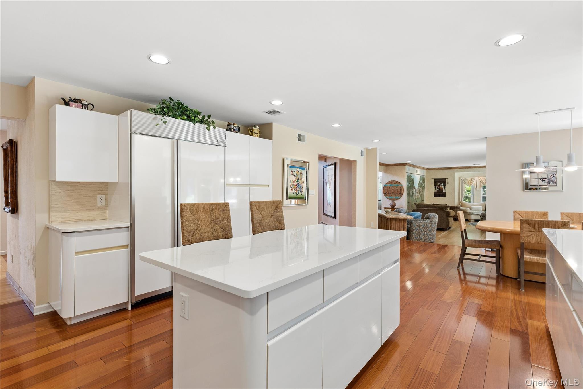 Single Family Greenwood Lane  Nassau County, NY 11797, MLS-1015209-14