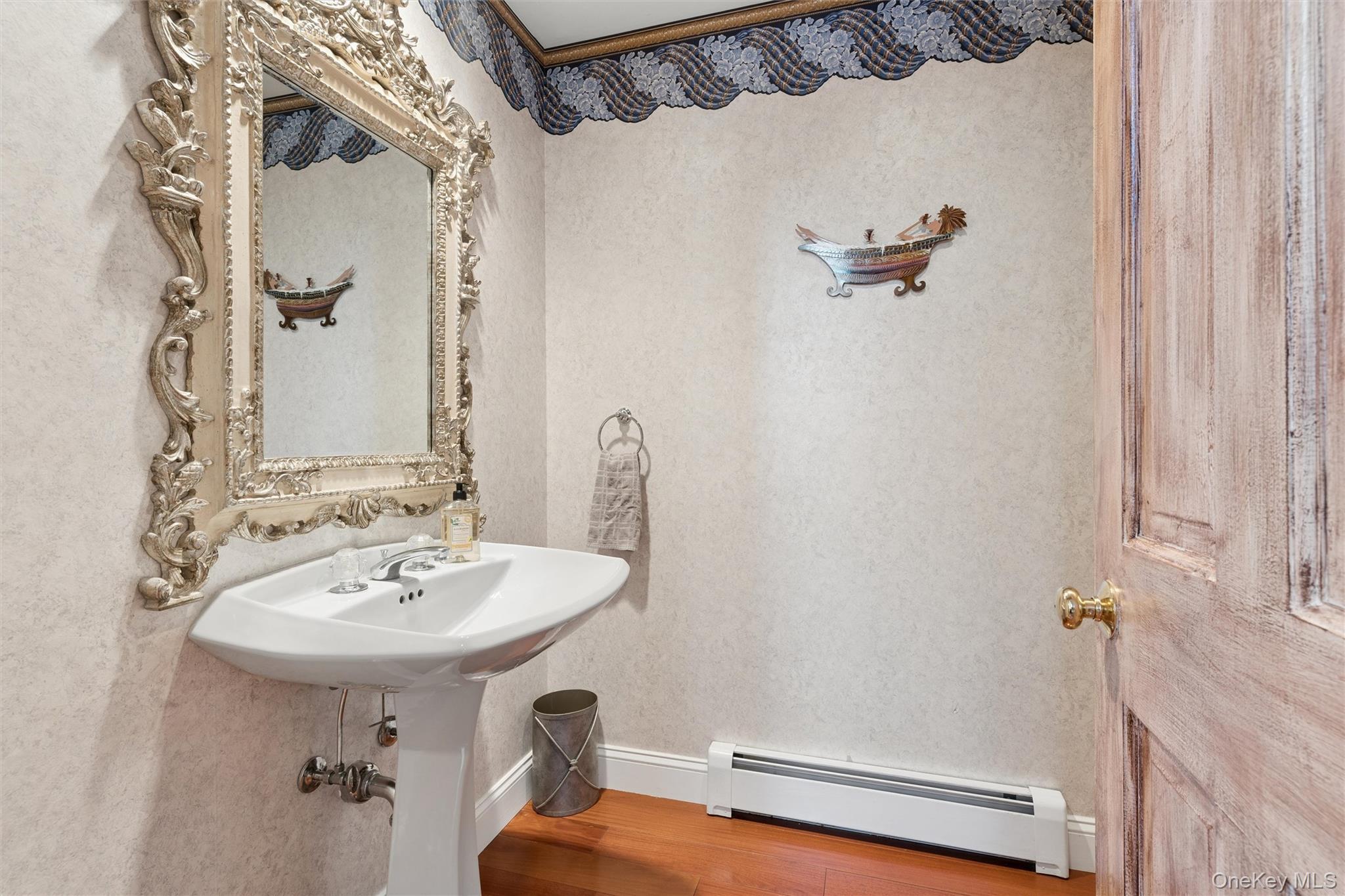 Single Family Greenwood Lane  Nassau County, NY 11797, MLS-1015209-18