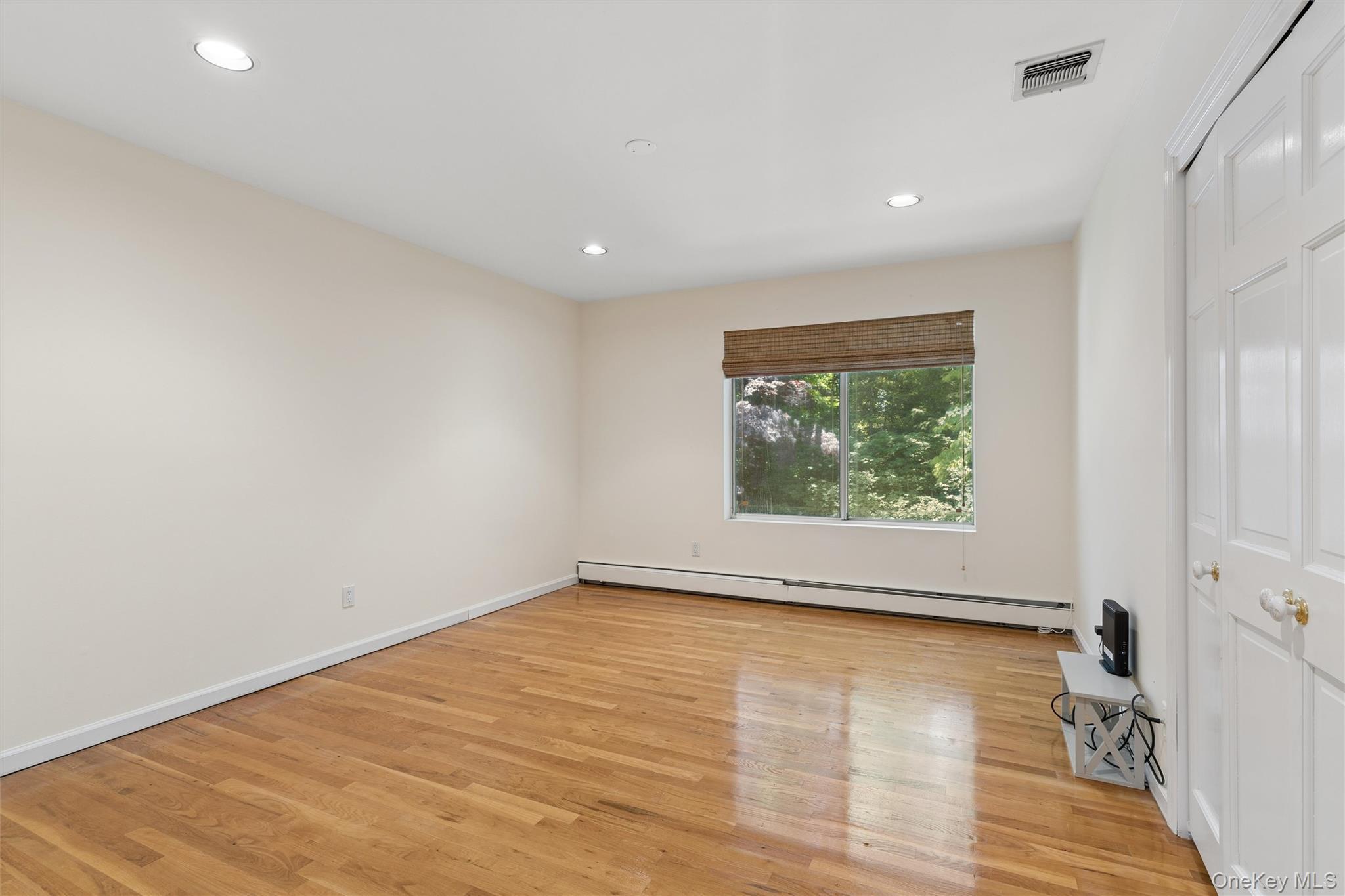 Single Family Greenwood Lane  Nassau County, NY 11797, MLS-1015209-26