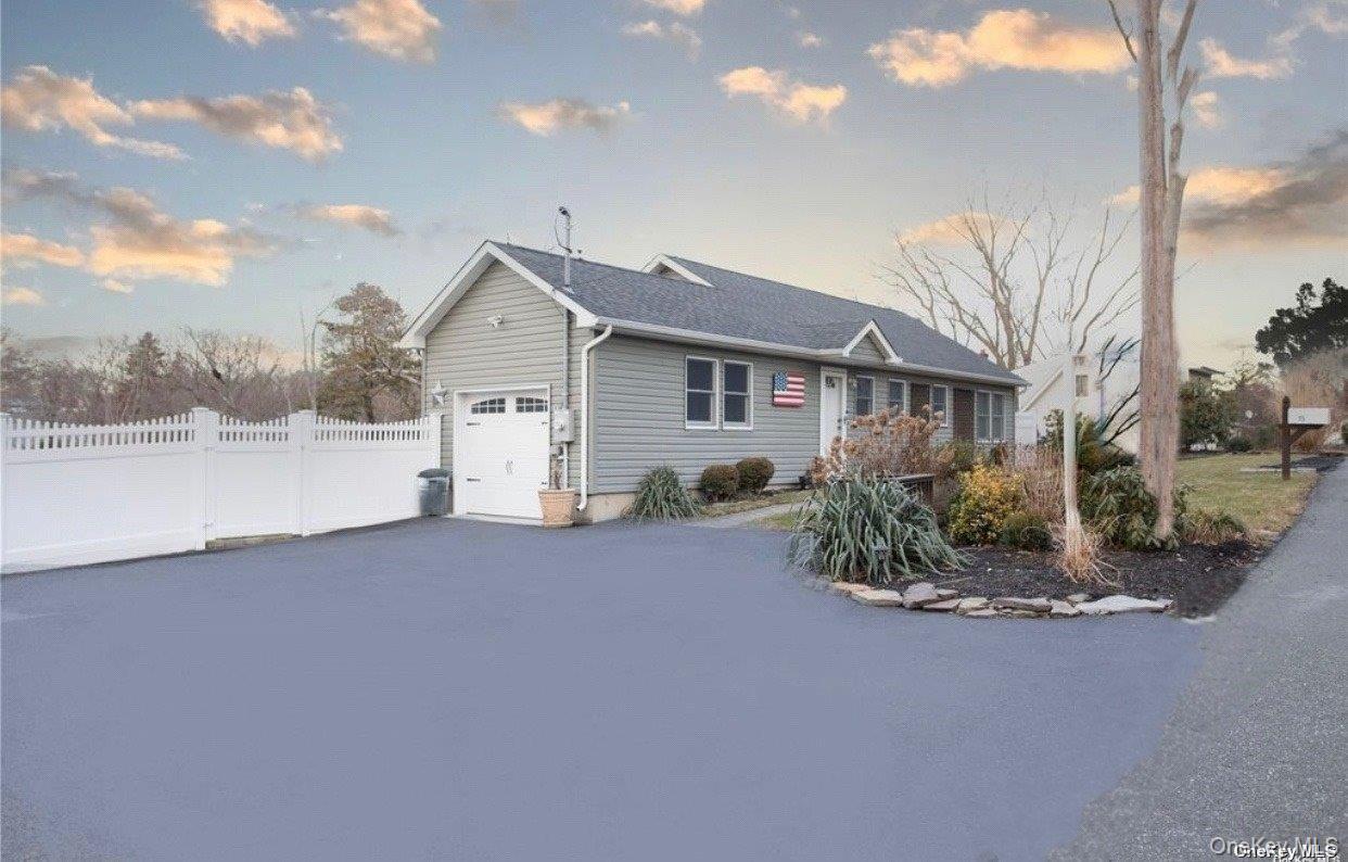 Single Family Crane Neck Drive Suffolk County, NY 11789, MLS-1015229-15