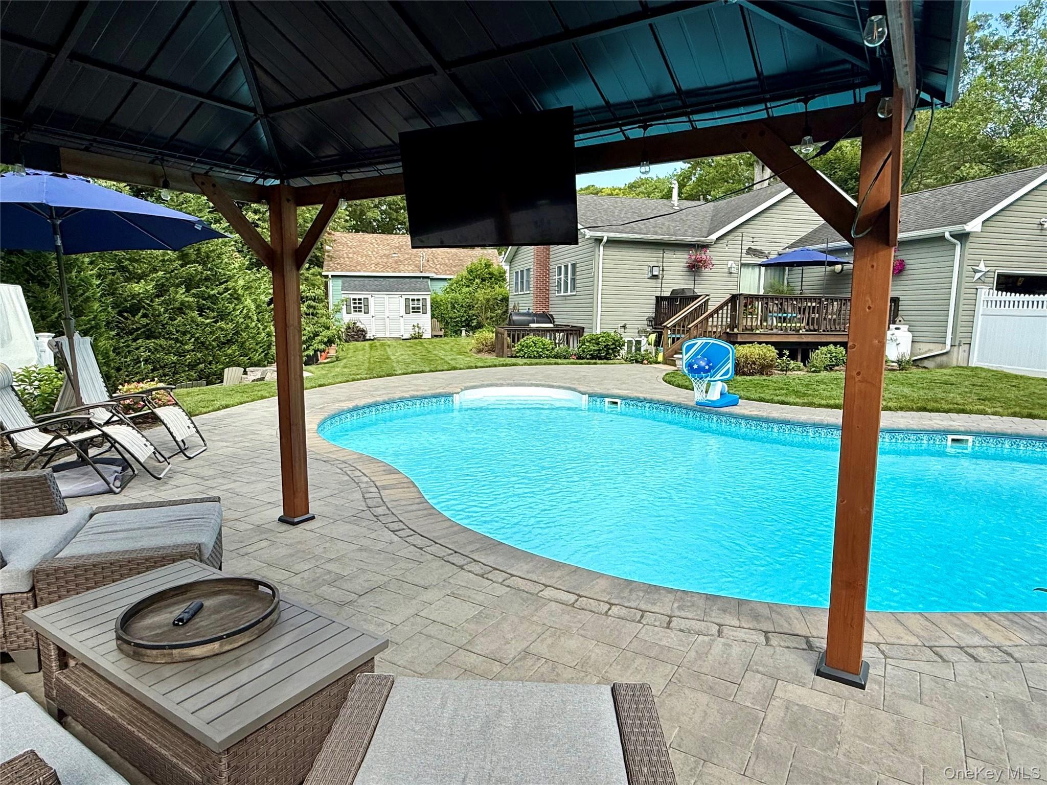 Single Family Crane Neck Drive Suffolk County, NY 11789, MLS-1015229-17