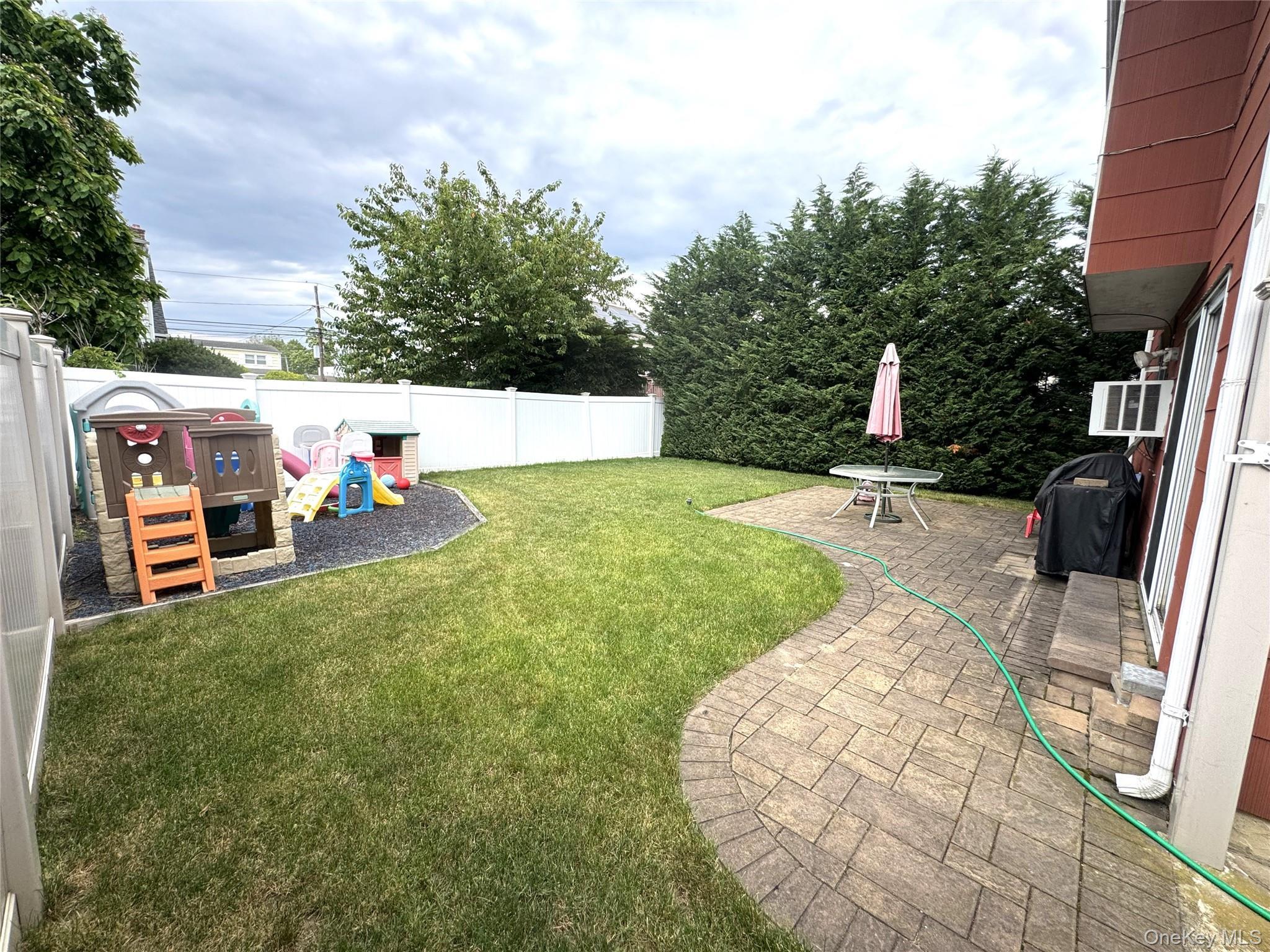 Single Family Mckinley Street  Nassau County, NY 11510, MLS-1015242-16