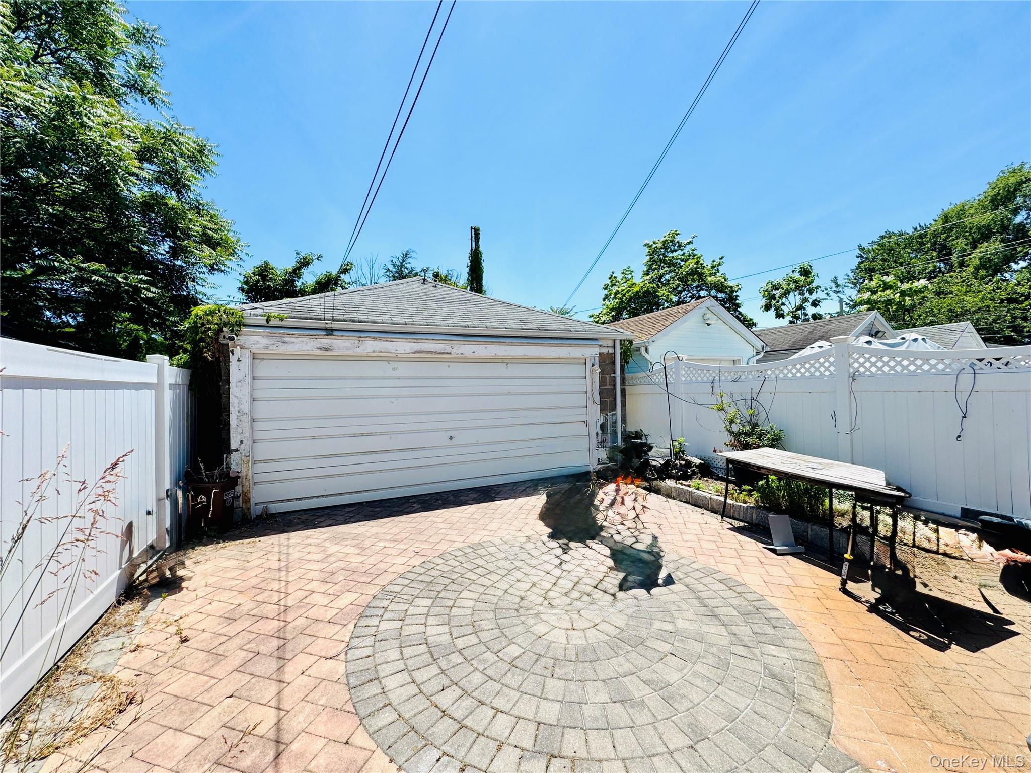 Single Family 80th Road  Queens, NY 11385, MLS-1015289-16